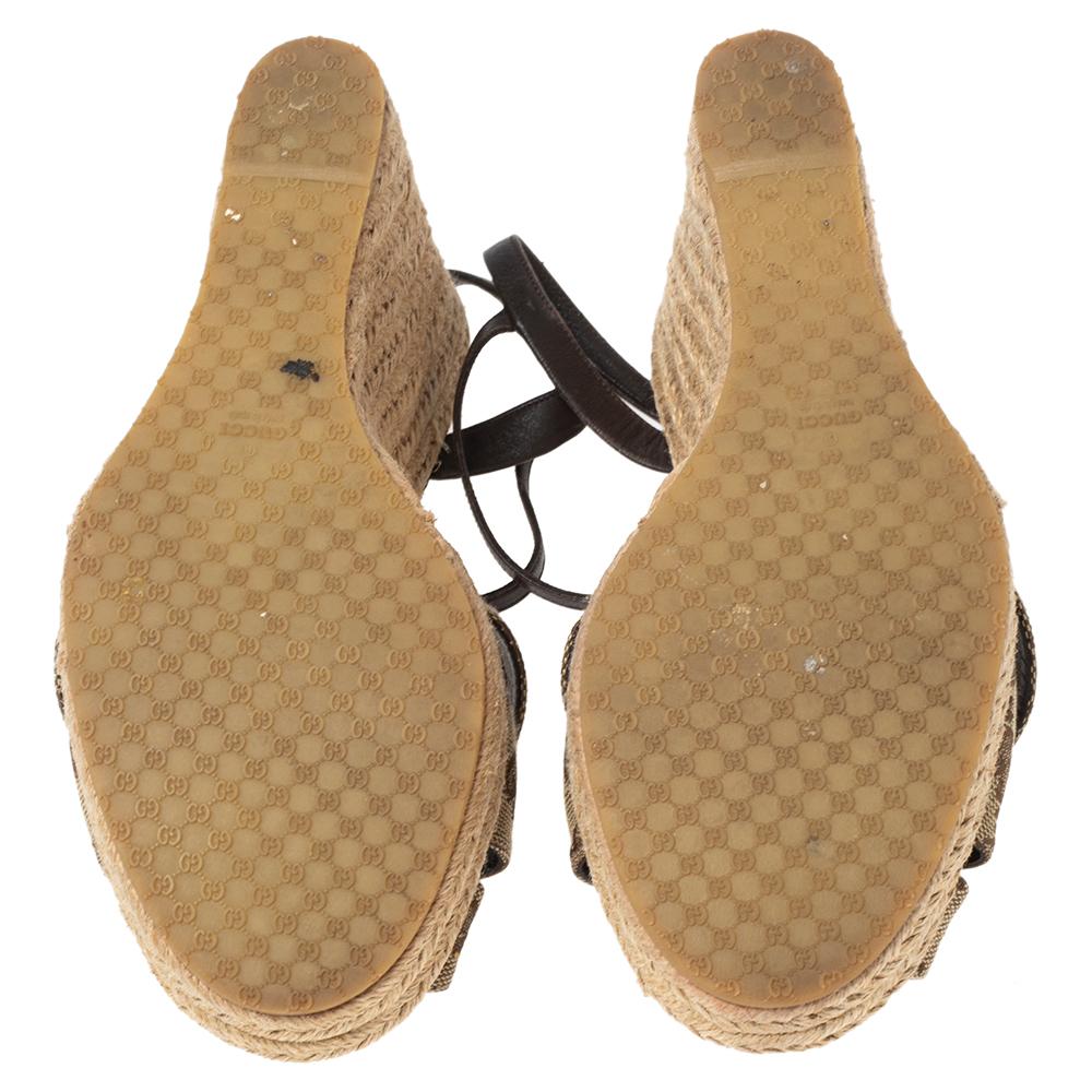 Gucci Beige GG Canvas and Leather Penelope Espadrille Wedge Sandals Size 37.5 In Good Condition In Dubai, Al Qouz 2