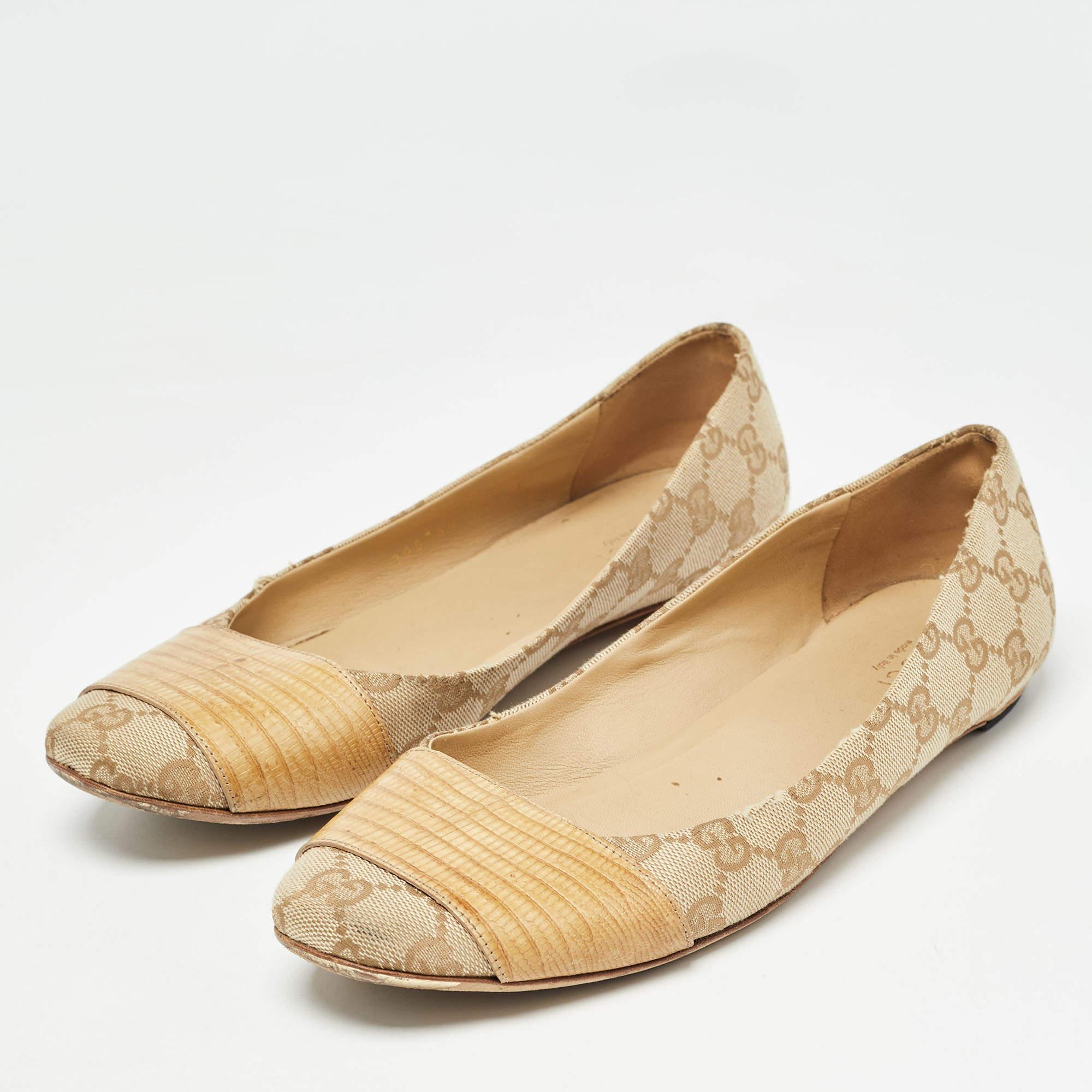 Vervollständigen Sie Ihren Look mit diesen Gucci Ballerinas. Sie werden mit viel Geschick gefertigt, um eine perfekte Passform und Stil zu gewährleisten.