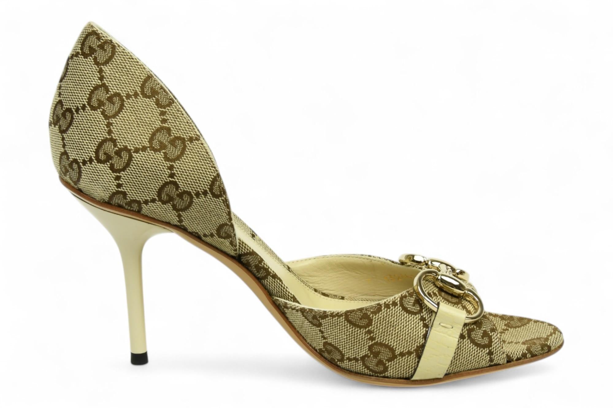 Gucci Beige GG Canvas D’Orsay Pumps with Horsebit  Size 36 In New Condition For Sale In West Hartford, CT