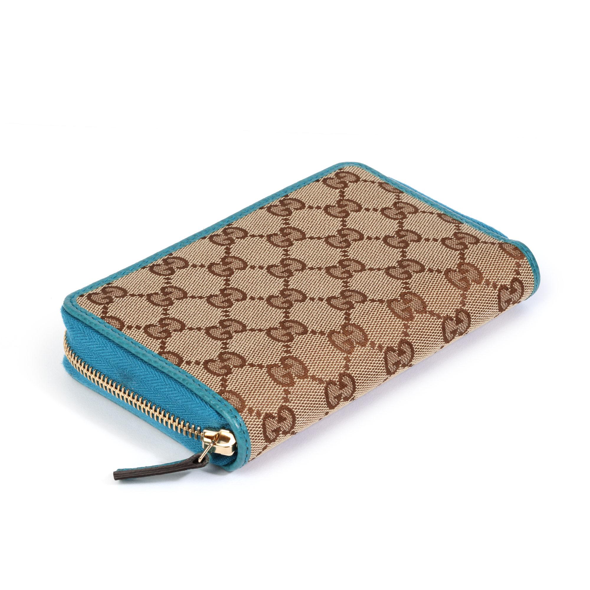 Gucci BEIGE GG CANVAS MONOGRAM ZIP AROUND WALLET

CONDITION NOTES
The exterior is in excellent condition with minimal signs of use.
The interior is in excellent condition with minimal signs of use.
The hardware is in excellent condition with light