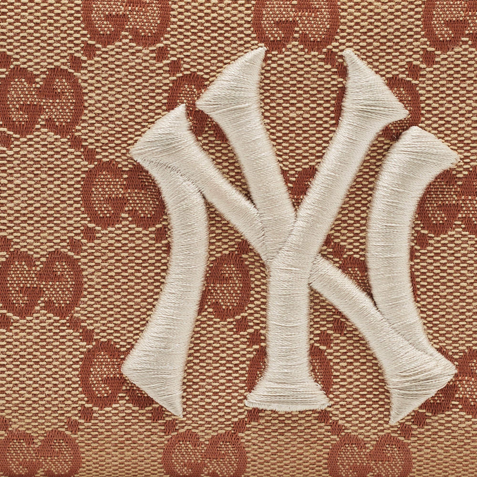 Gucci Beige GG Segeltuch New York Yankees Continental Brieftasche 4