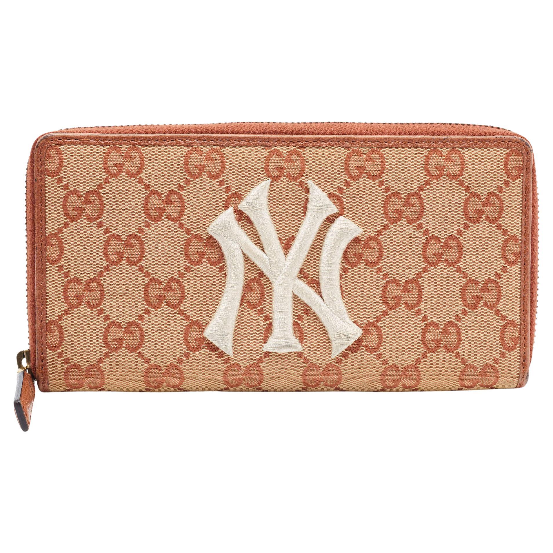 Gucci Beige GG Segeltuch New York Yankees Continental Brieftasche