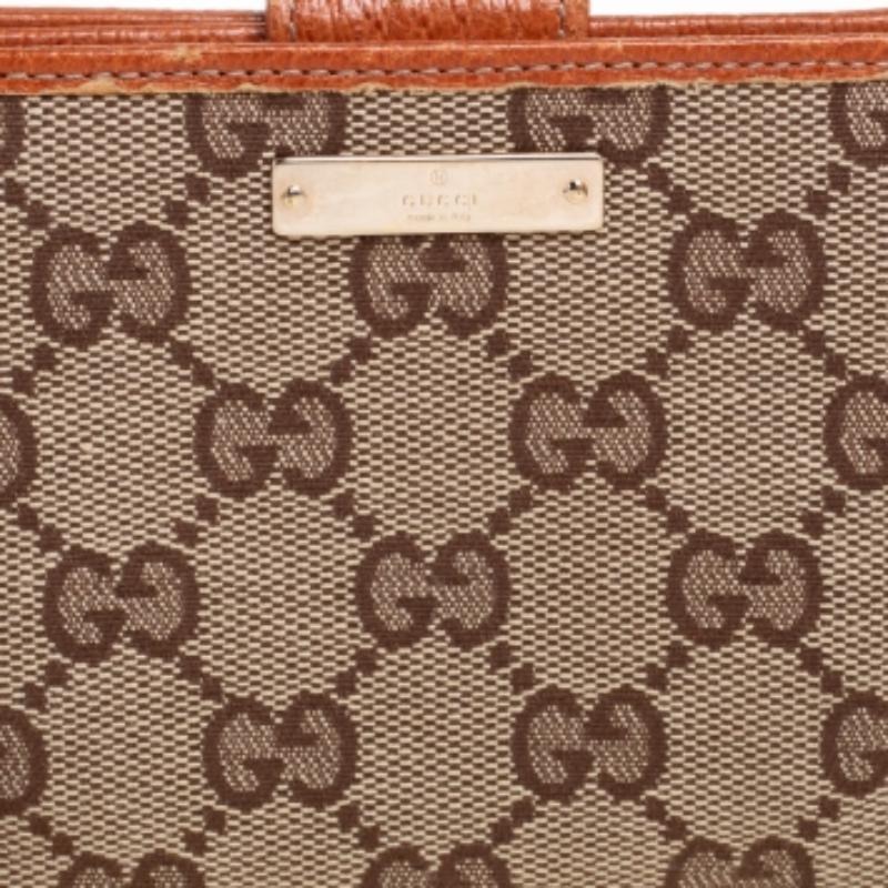 Gucci Beige GG Canvas Zip Around French Compact Wallet In Fair Condition For Sale In Dubai, Al Qouz 2