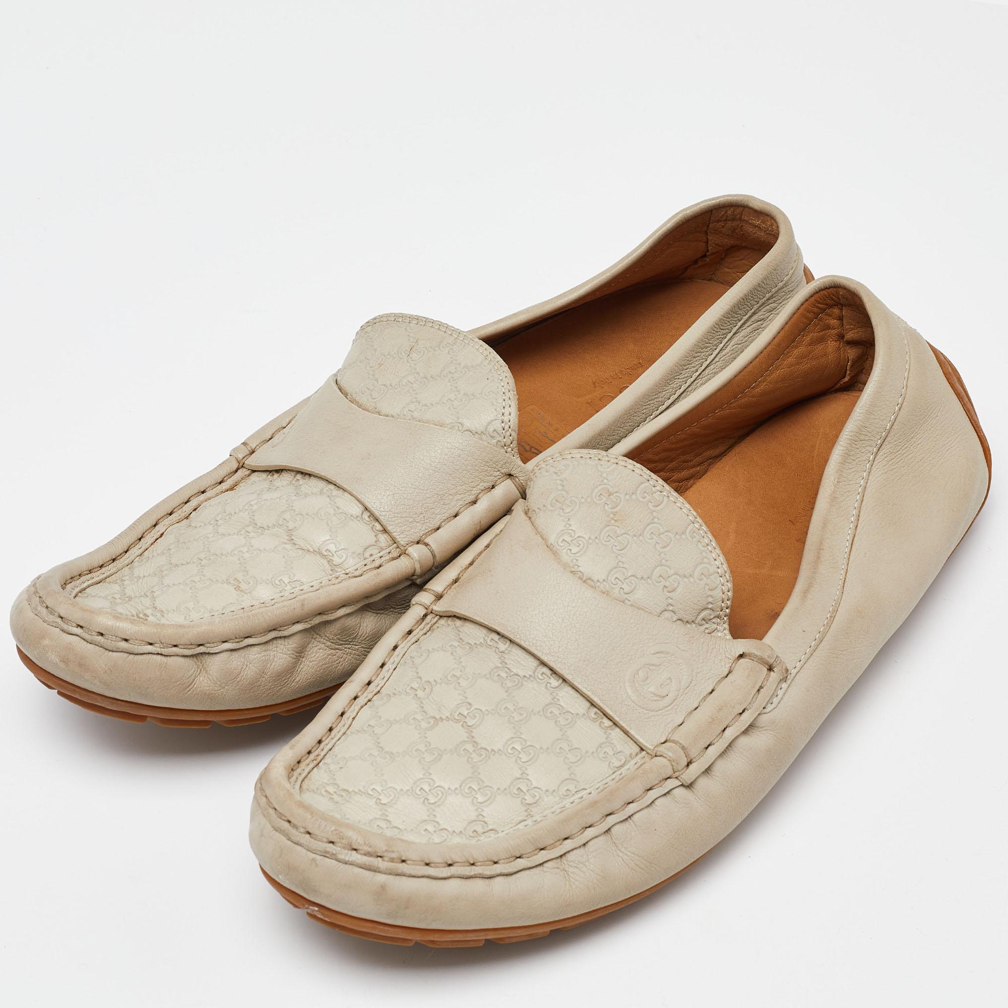 Prácticos, modernos y duraderos, estos mocasines de diseño se han fabricado con esmero para ser los mejores compañeros de tu estilo diario. Vienen fabricados con los mejores materiales para ser una compra apreciada.