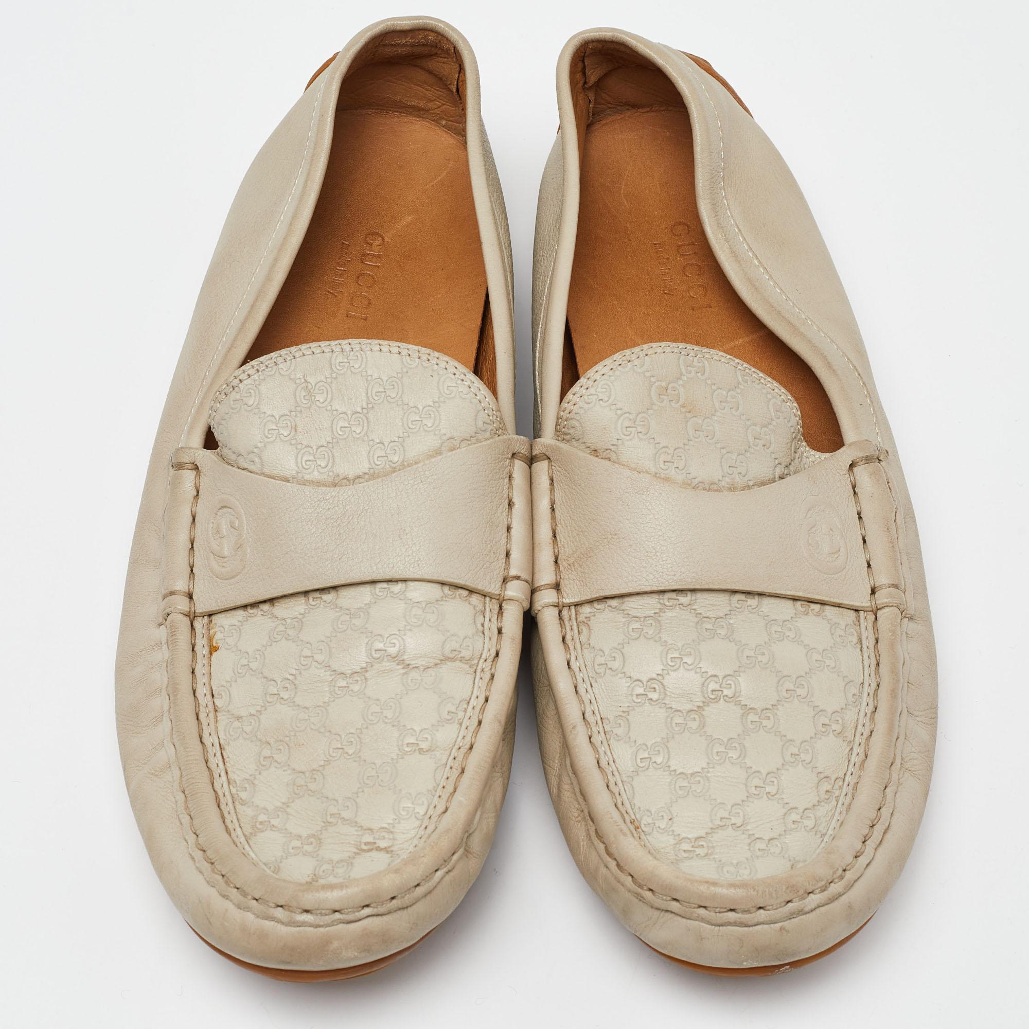 Mocasines Gucci Beige GG Piel Slip On Talla 38.5 en Bueno estado para la venta en Dubai, Al Qouz 2