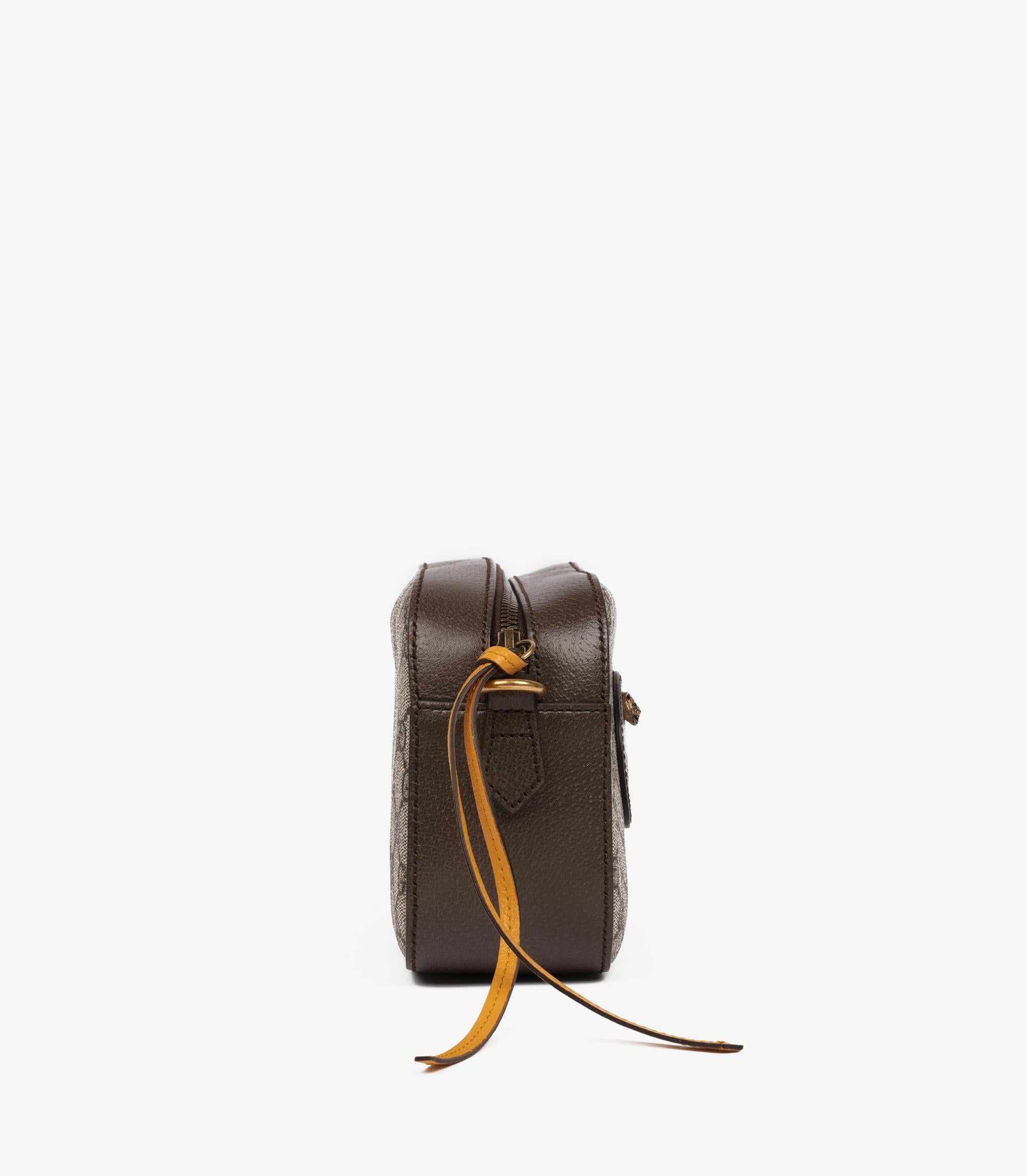 Marron Petit messager en cuir beige GG Supreme, marron et jaune Web Neo Vintage de Gucci en vente