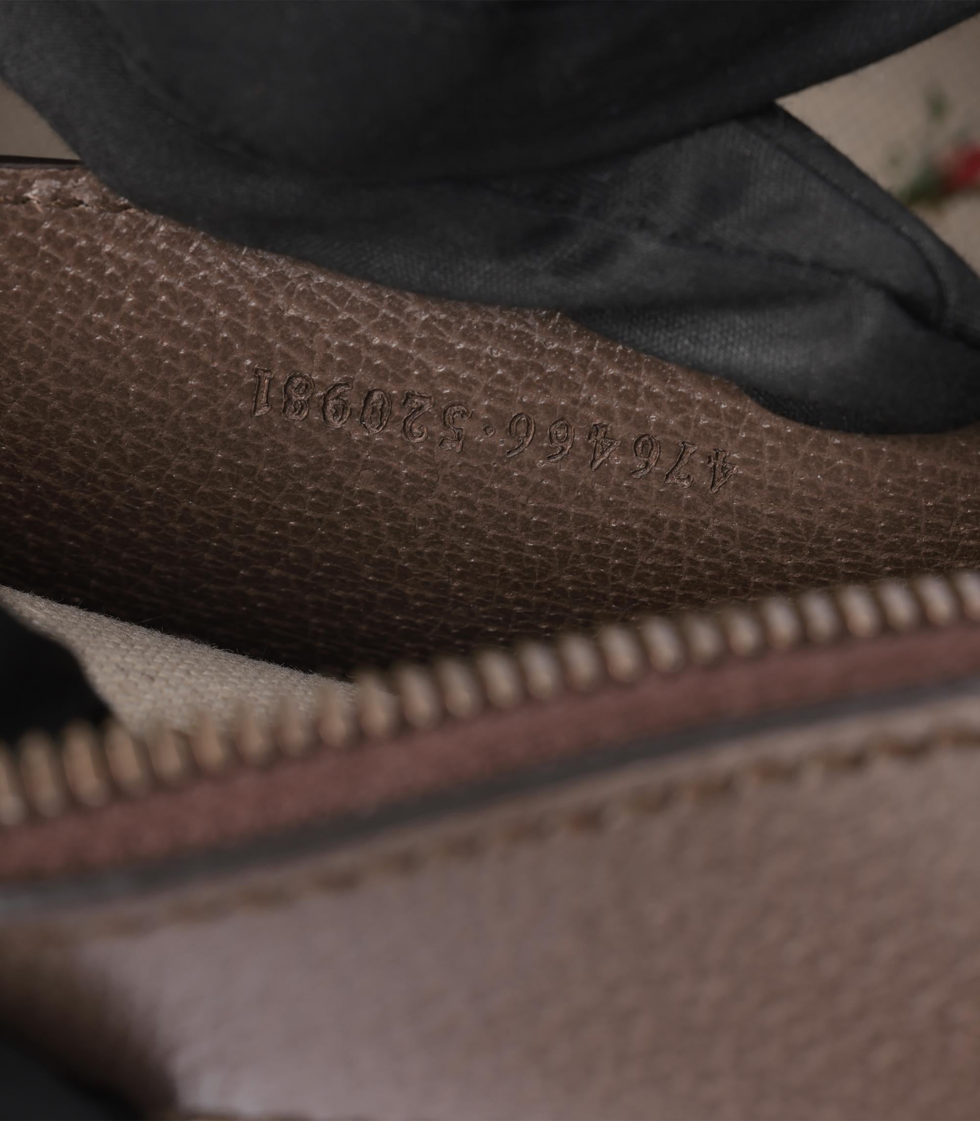 Petit messager en cuir beige GG Supreme, marron et jaune Web Neo Vintage de Gucci en vente 4