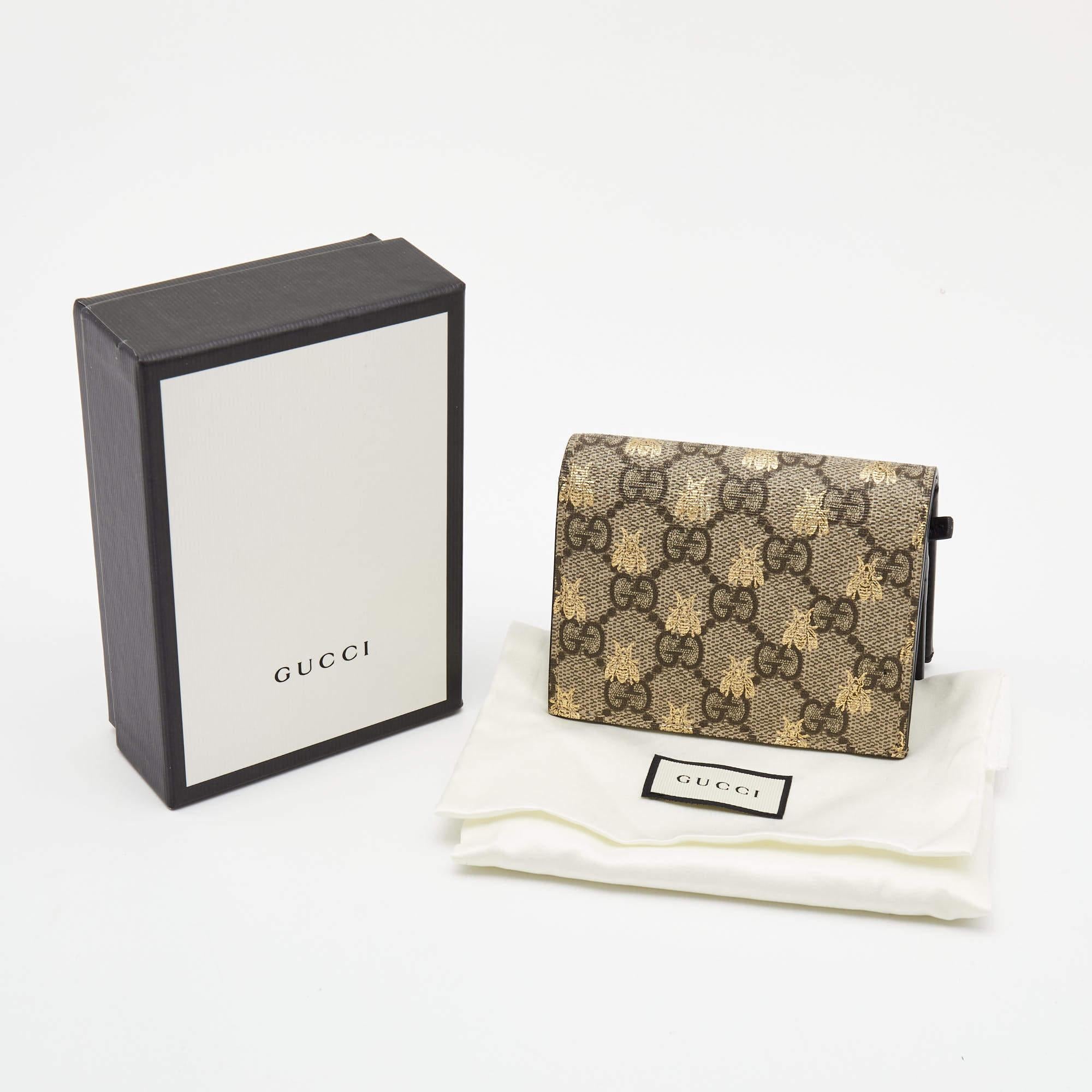 porte passeport gucci