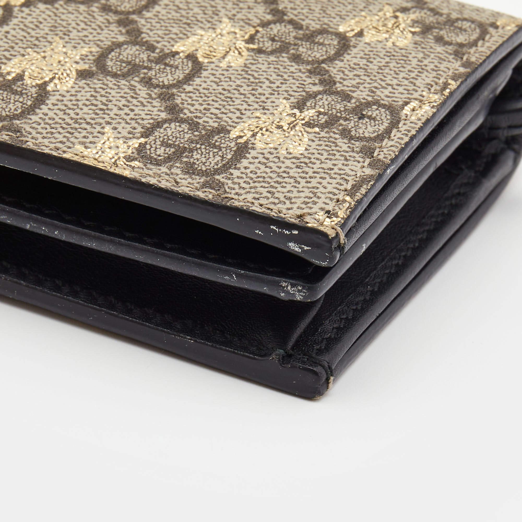 Gucci Beige GG Supreme Canvas and Leather Bee Print Card Case (Étui à cartes en toile et cuir imprimé abeilles) 2