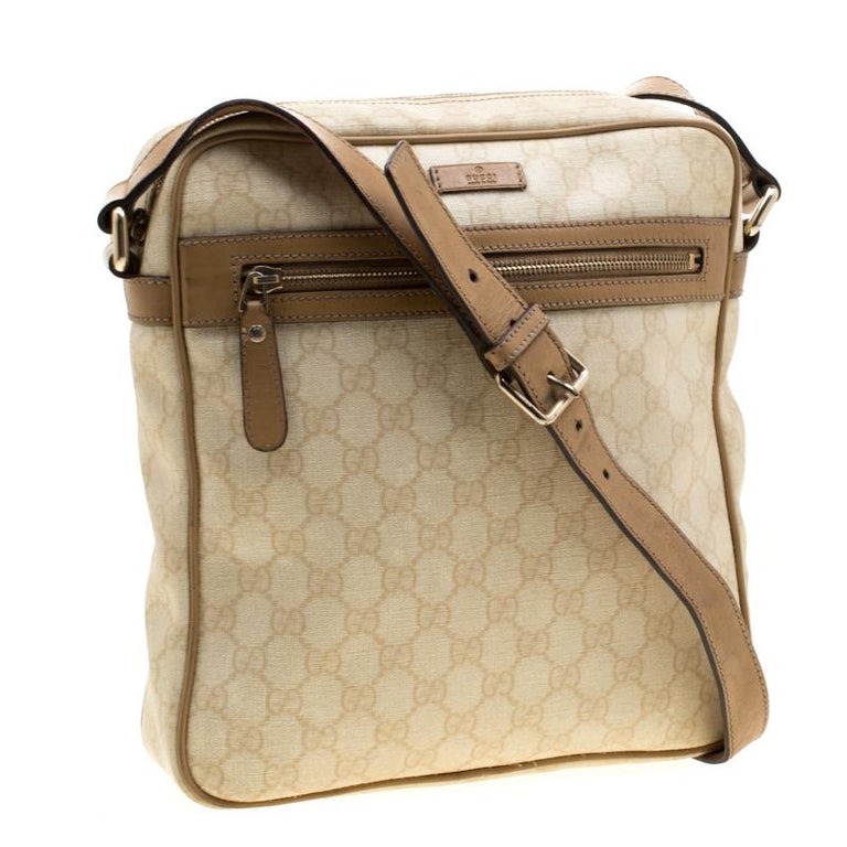 Gucci Beige GG Supreme Canvas and Leather Messenger Bag For Sale at 1stdibs