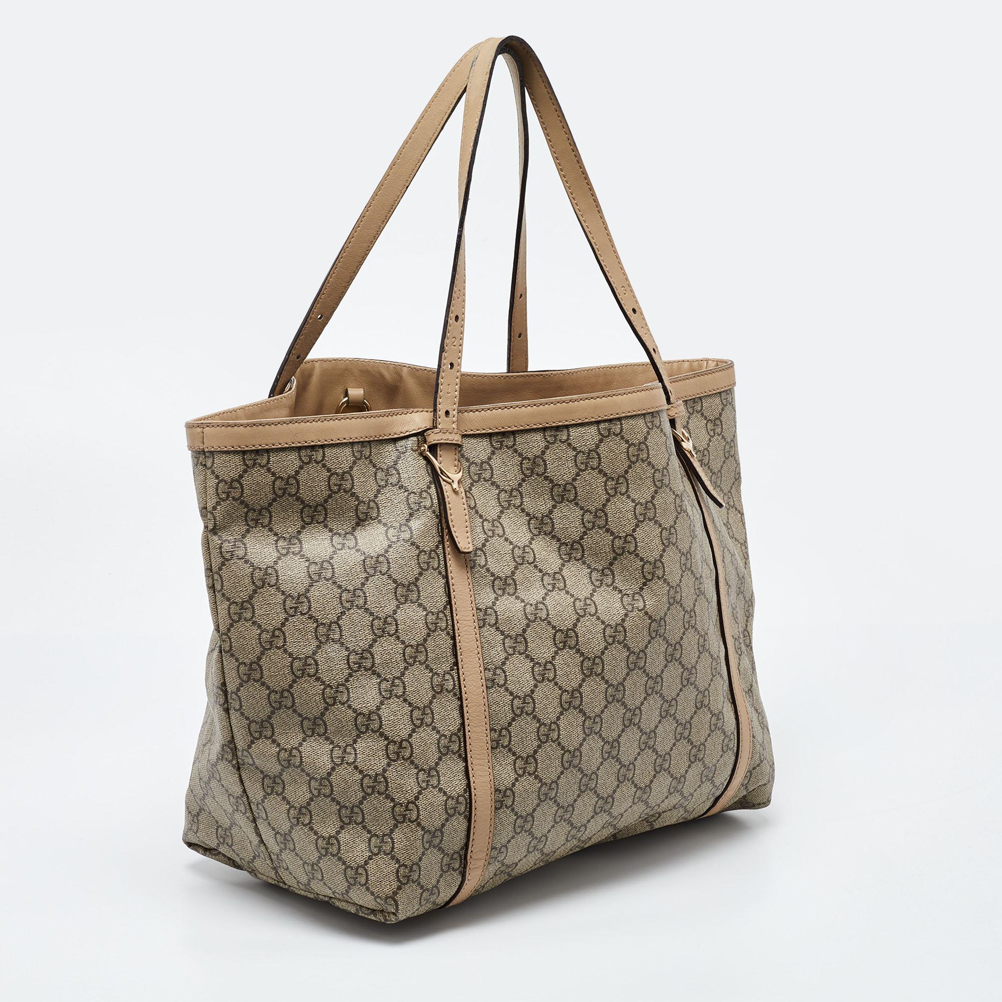 Women's Gucci Beige GG Supreme Canvas and Leather Nice Tote For Sale