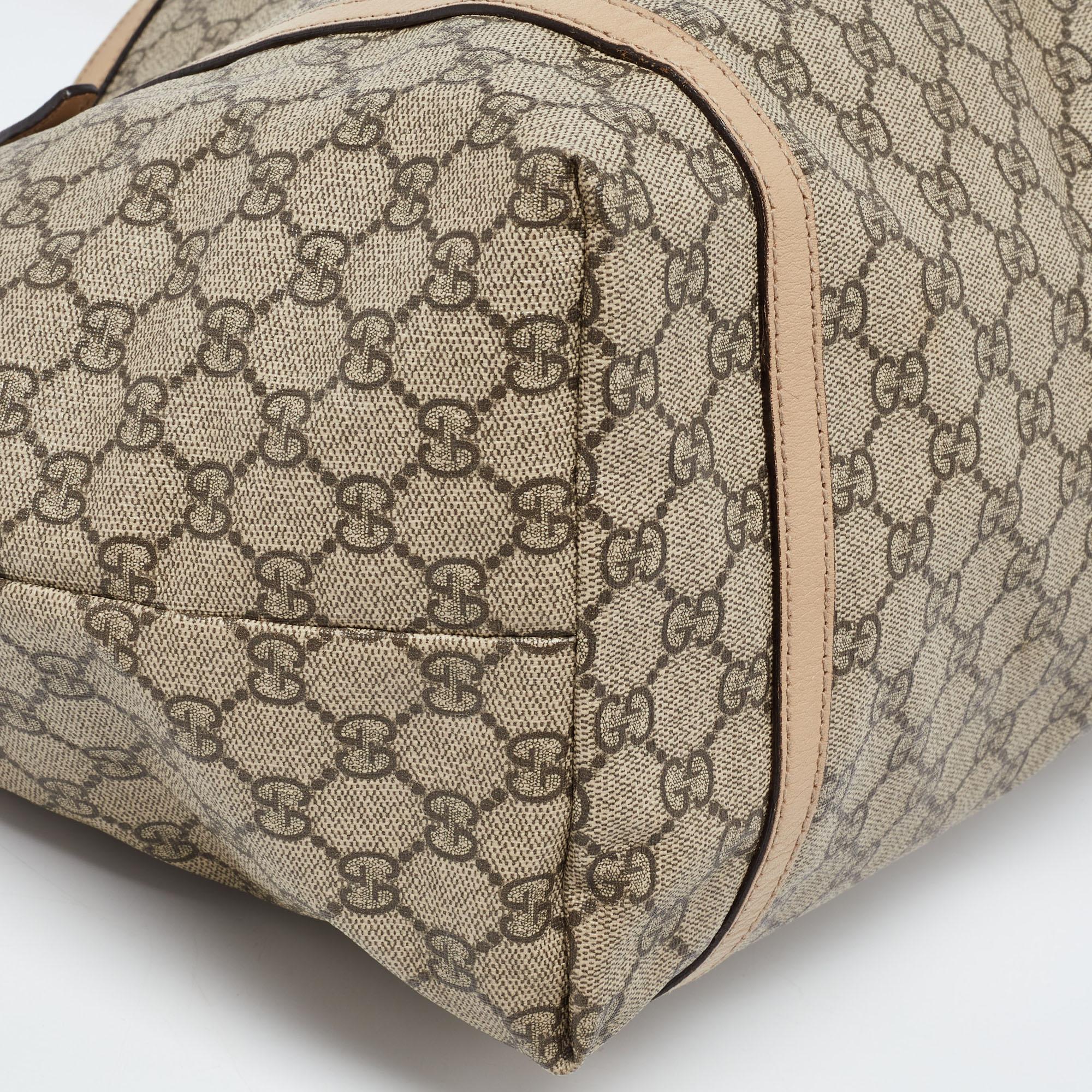 Schöne Gucci Beige GG Supreme Canvas und Leder Tote aus Segeltuch 3