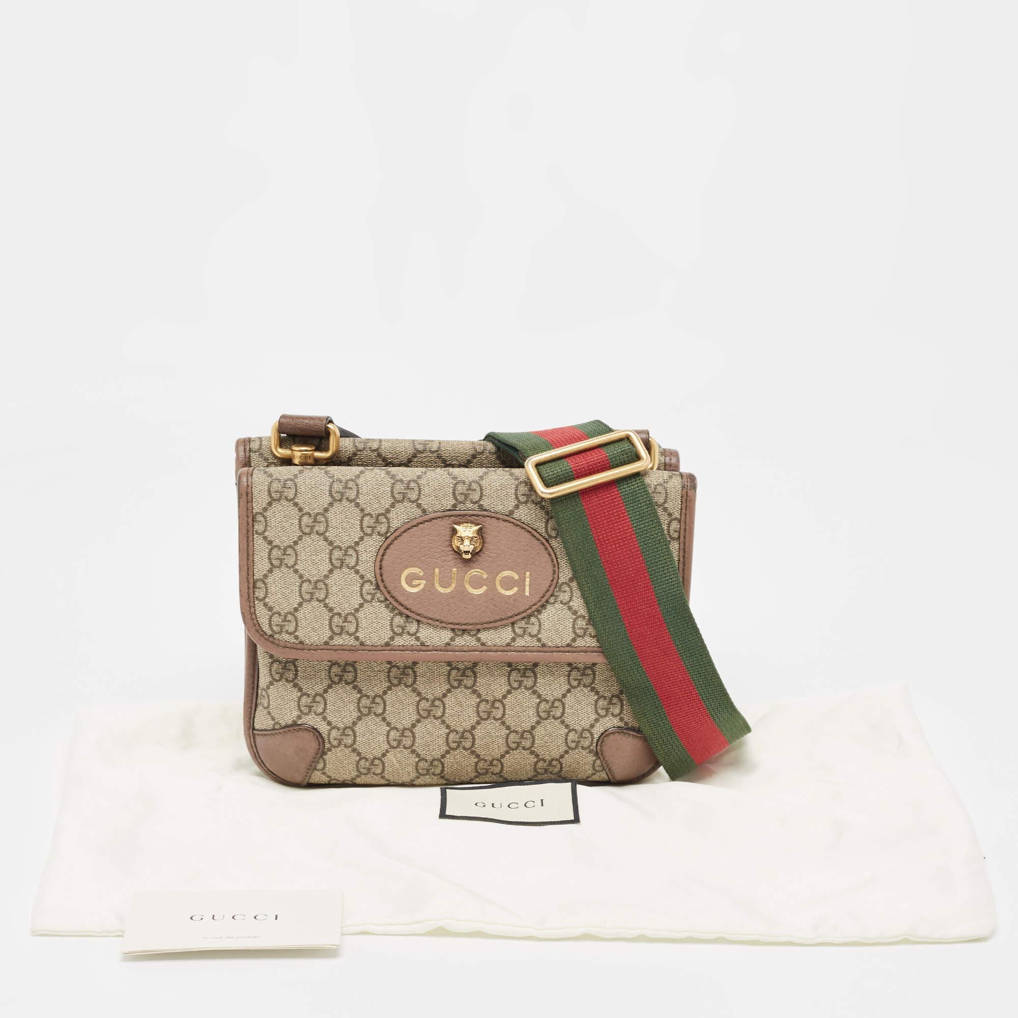 Gucci - Petit sac de messager en toile et cuir beige « GG Supreme » vintage en vente 7