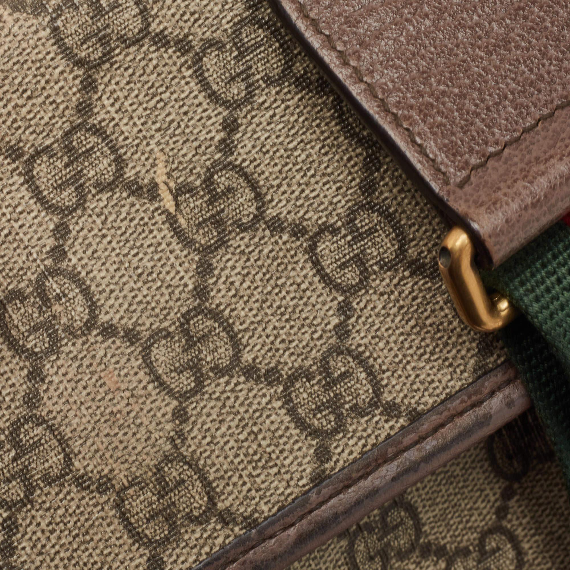 Gucci - Petit sac de messager en toile et cuir beige « GG Supreme » vintage Pour femmes en vente