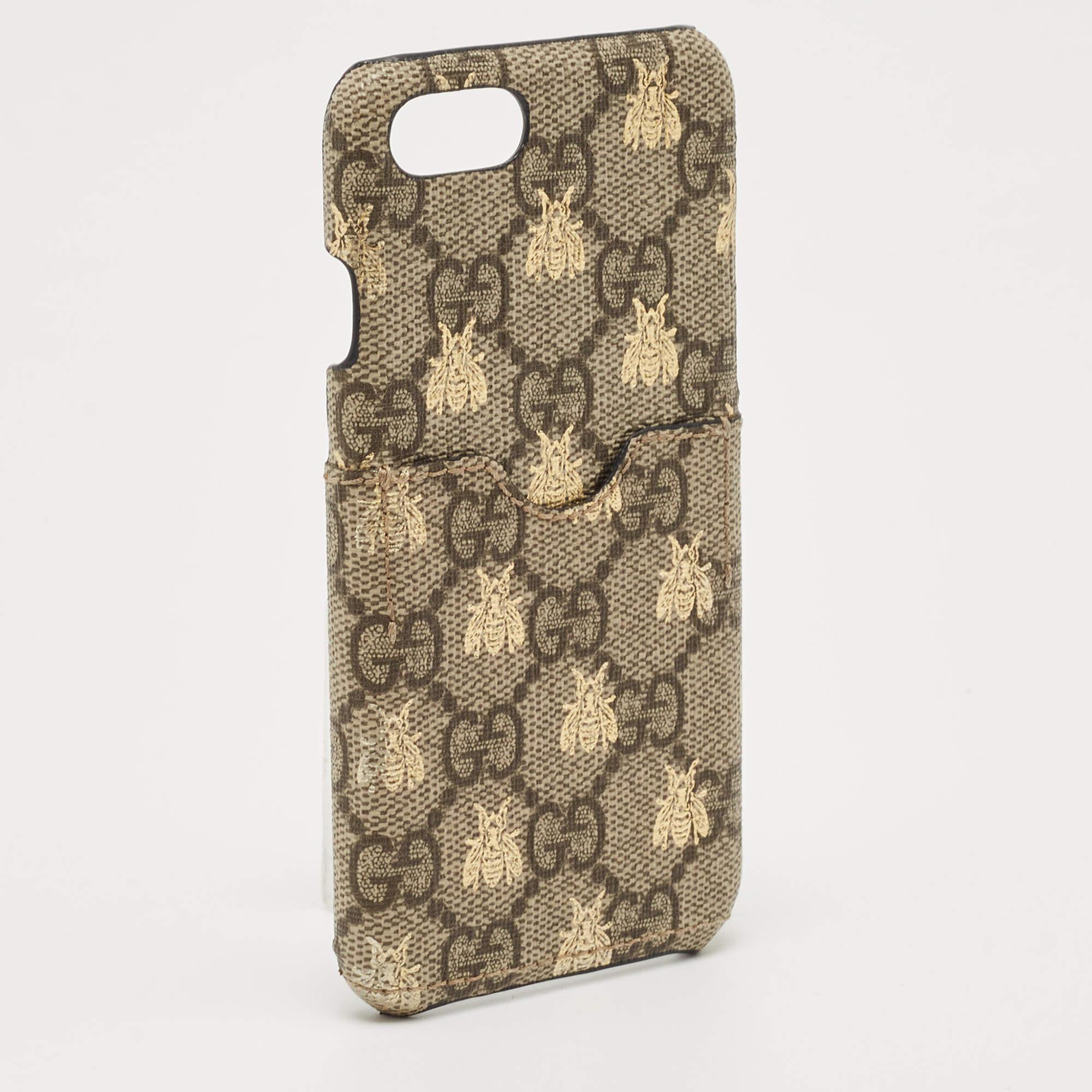 Gucci Beige GG Supreme Canvas Bee iPhone 7 Plus/8 Case In Excellent Condition For Sale In Dubai, Al Qouz 2