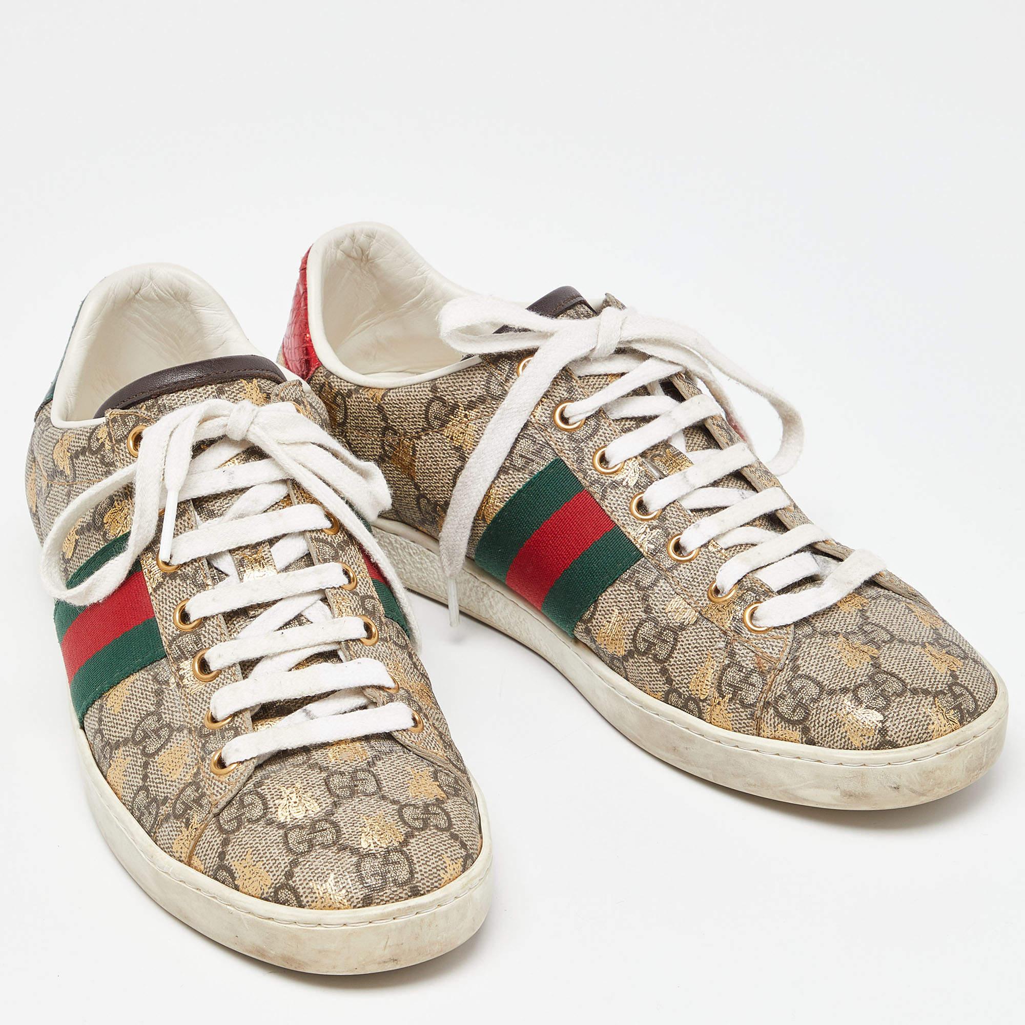 Stylish, comfortable, and sturdy, these Ace sneakers from the House of Gucci will make a great addition to your luxury footwear collection. They are fashioned in beige GG Supreme canvas into a low-top profile. They are adorned with the iconic Web