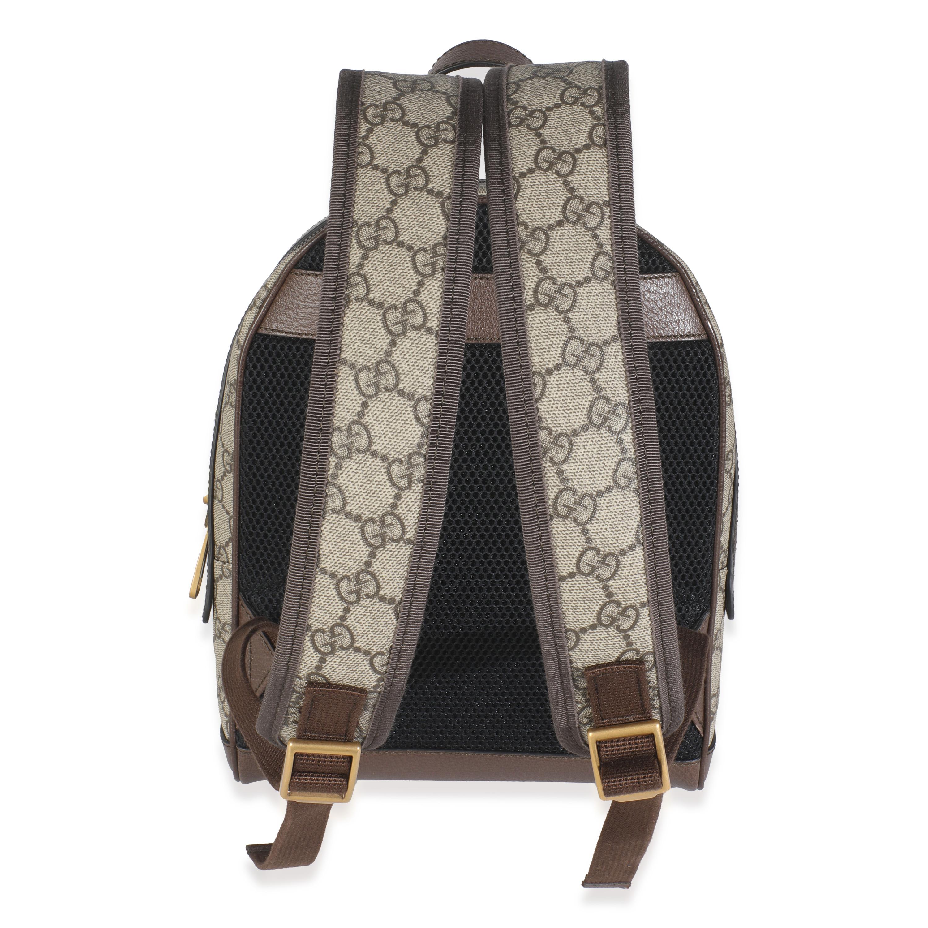 Auflistung Titel: Gucci Beige GG Supreme Canvas Kleiner Ophidia-Rucksack
SKU: 145696
Zustand: Gebraucht 
Beschreibung des Zustands: Die Ophidia-Linie von Gucci, die auf der Cruise '18 ihr Debüt feiert, hat ihren Namen von griechischen Ursprüngen.