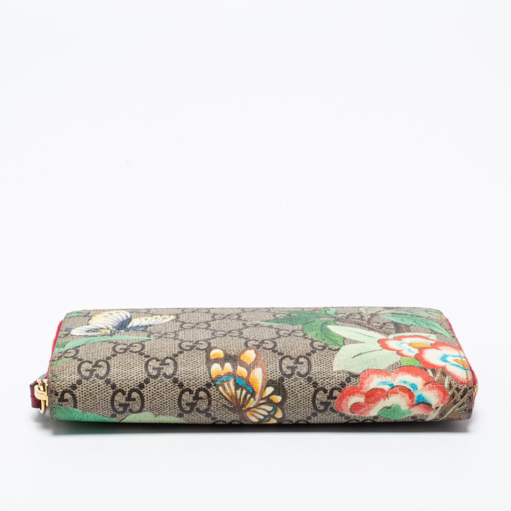 Gucci - Portefeuille Tian à fermeture éclair en toile beige GG Supreme Bon état à Dubai, Al Qouz 2