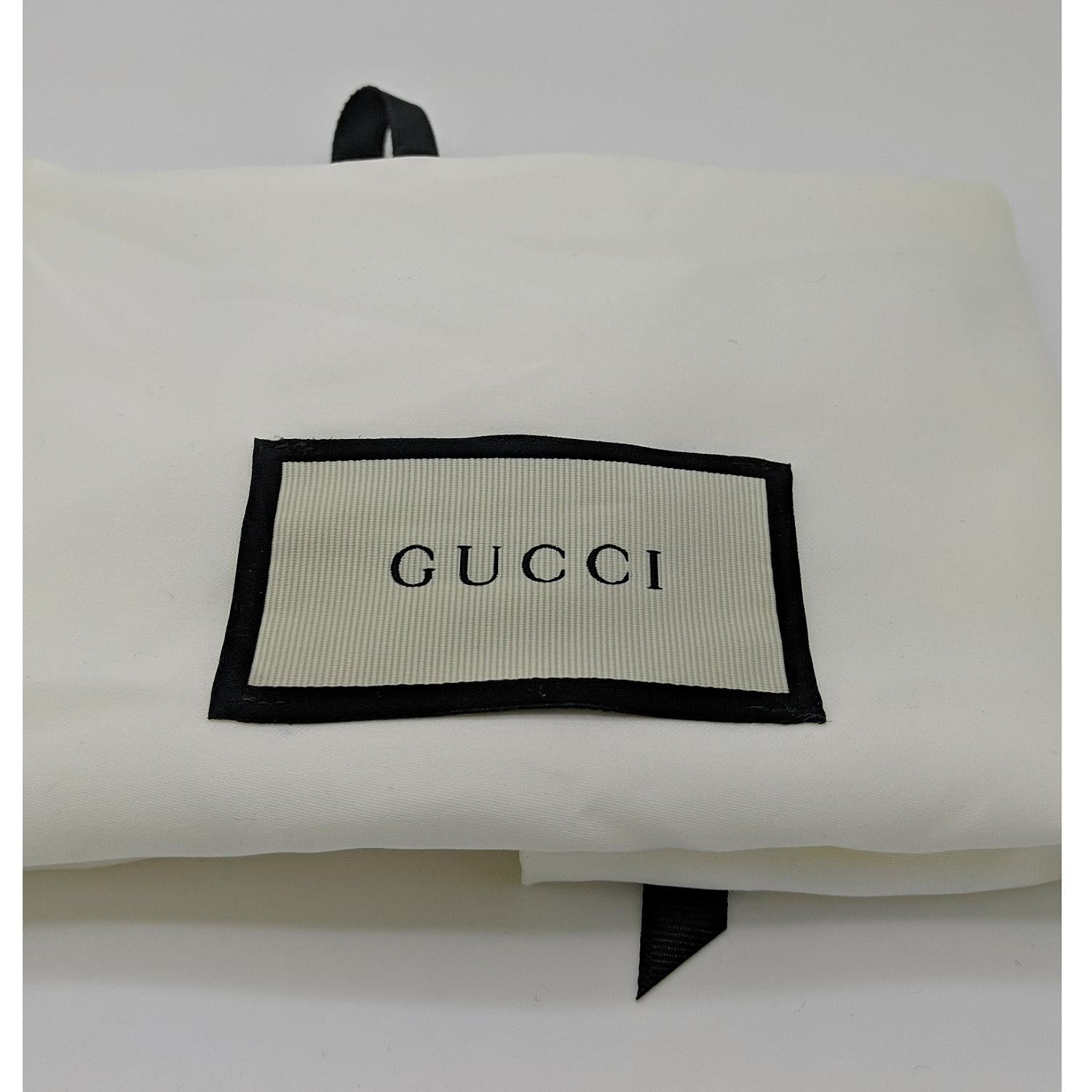 Gucci Beige GG Supreme Flat Messenger Bag In Excellent Condition In Scottsdale, AZ