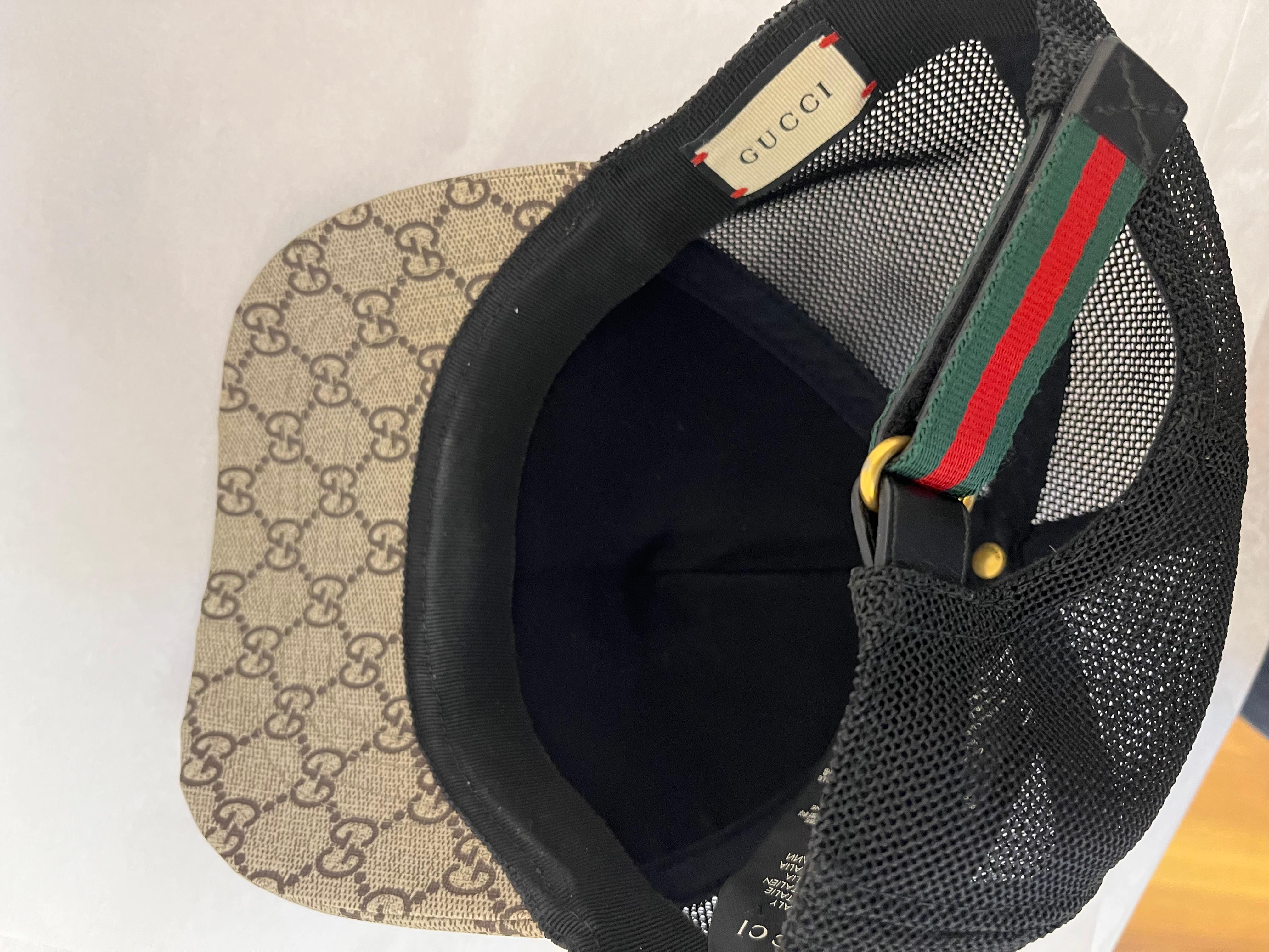 Gucci Beige GG Supreme Kingsnake Baseball Cap In Excellent Condition For Sale In Port Hope, ON