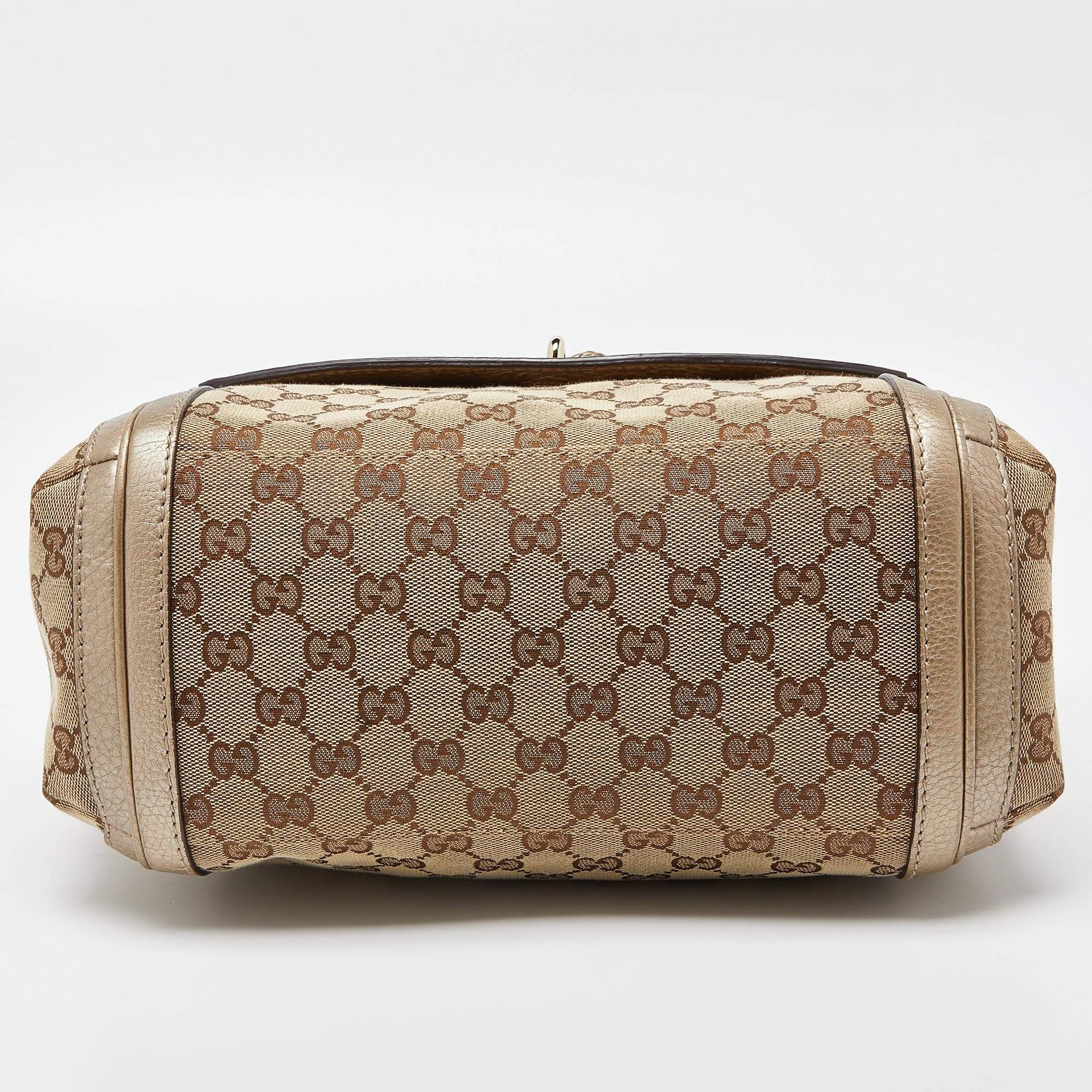 Gucci Beige/Gold GG Canvas and Leather Bella Flap Bag In Good Condition In Dubai, Al Qouz 2