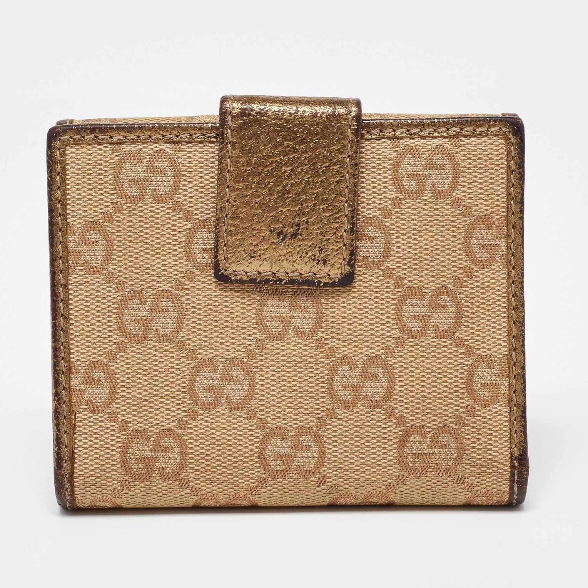 Gucci Beige/Gold GG Canvas and Leather Compact Wallet For Sale 1