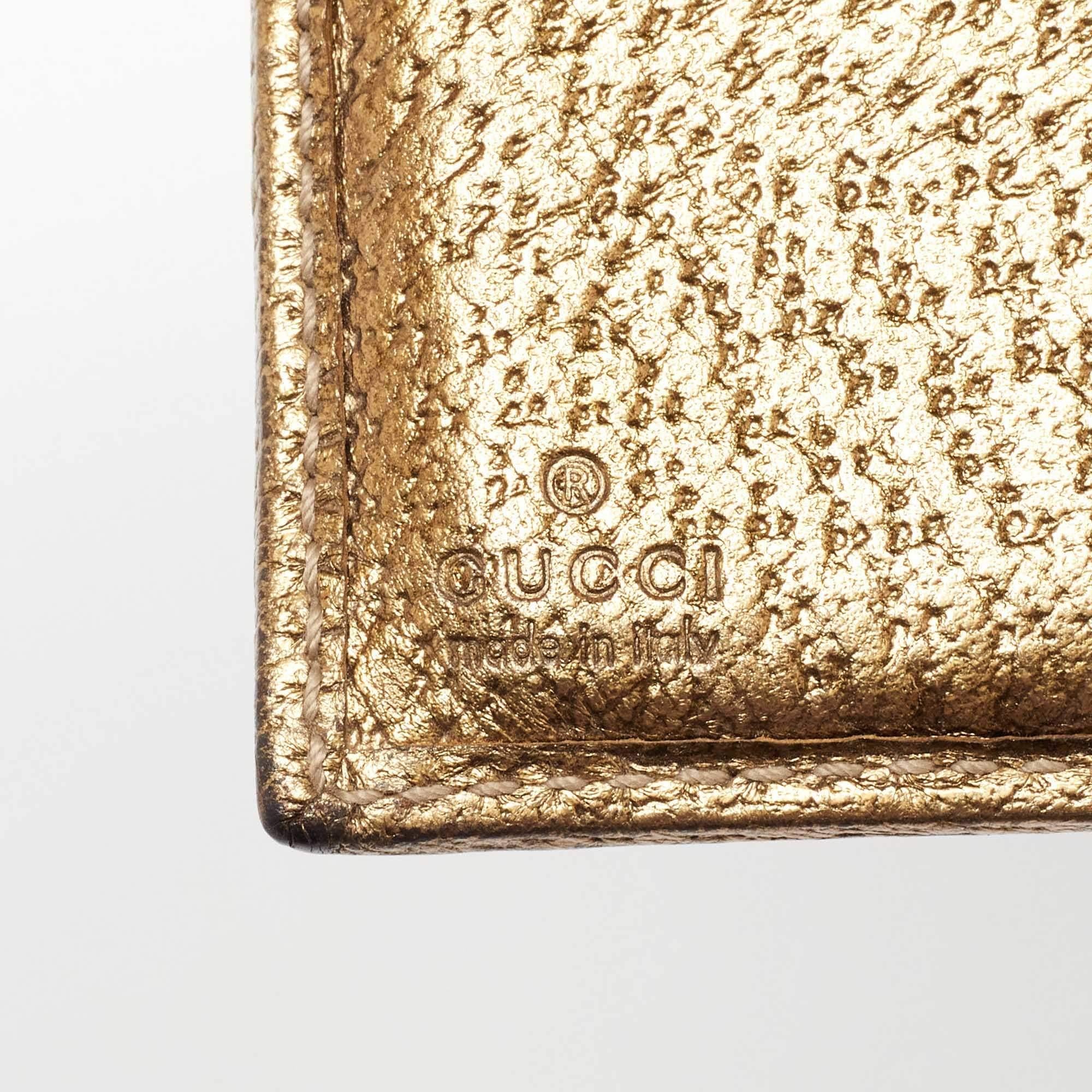 Gucci Beige/Gold GG Canvas and Leather Compact Wallet For Sale 4