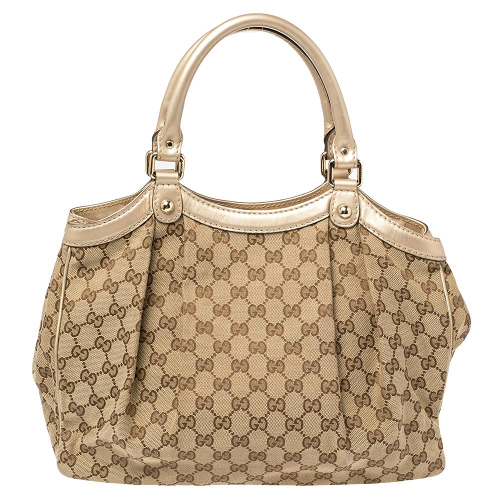 The Sukey is one of the best-selling designs from Gucci and we believe you deserve to have one too. Crafted from GG canvas and leather and equipped with a spacious interior, this tote is ideal for you and will work perfectly with most outfits. It is