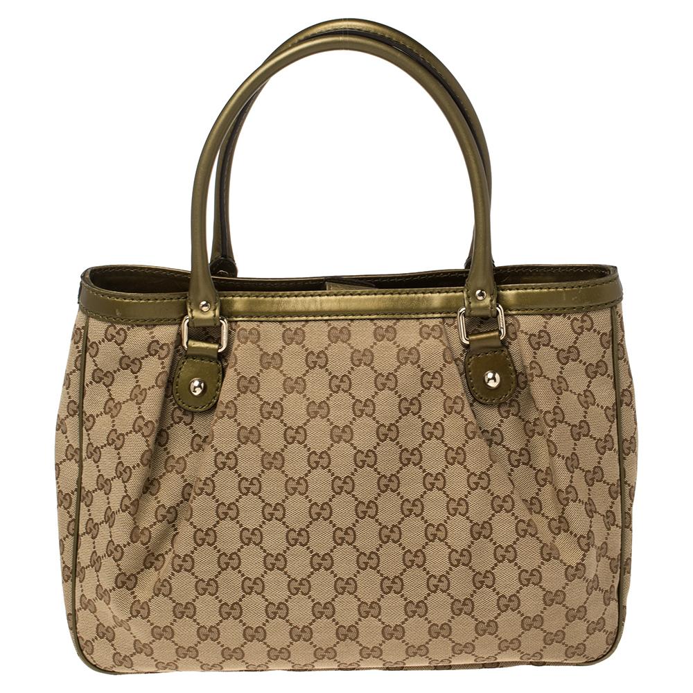 The Sukey is one of Gucci's best-selling designs, and we believe you deserve to have one too. Crafted from its signature GG canvas and leather, it is equipped with a spacious fabric-lined interior. This bag is ideal for you and will work perfectly