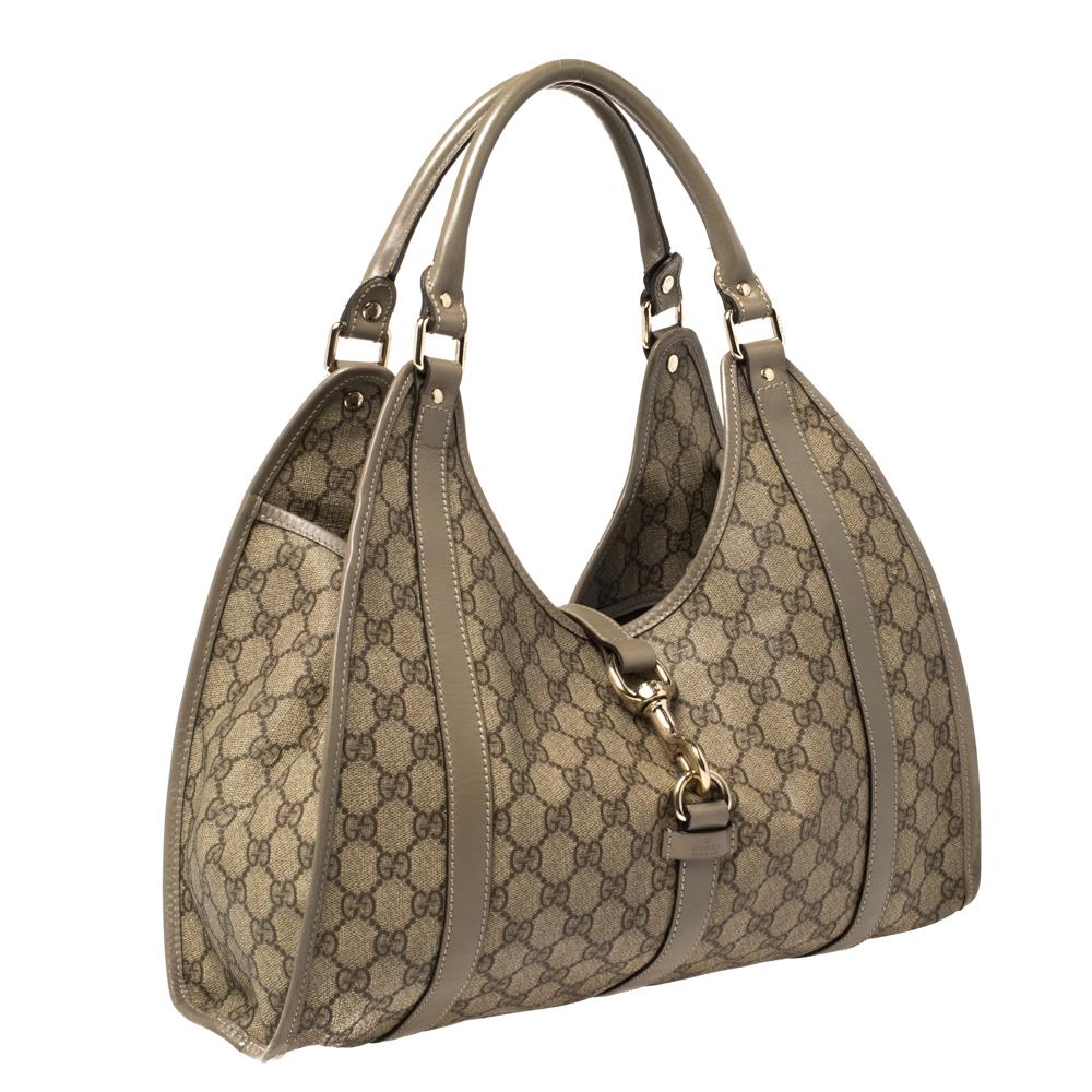 Gucci Beige/Grau GG Supreme beschichtetes Segeltuch und Leder Bardot Joy Hobo im Zustand „Relativ gut“ in Dubai, Al Qouz 2