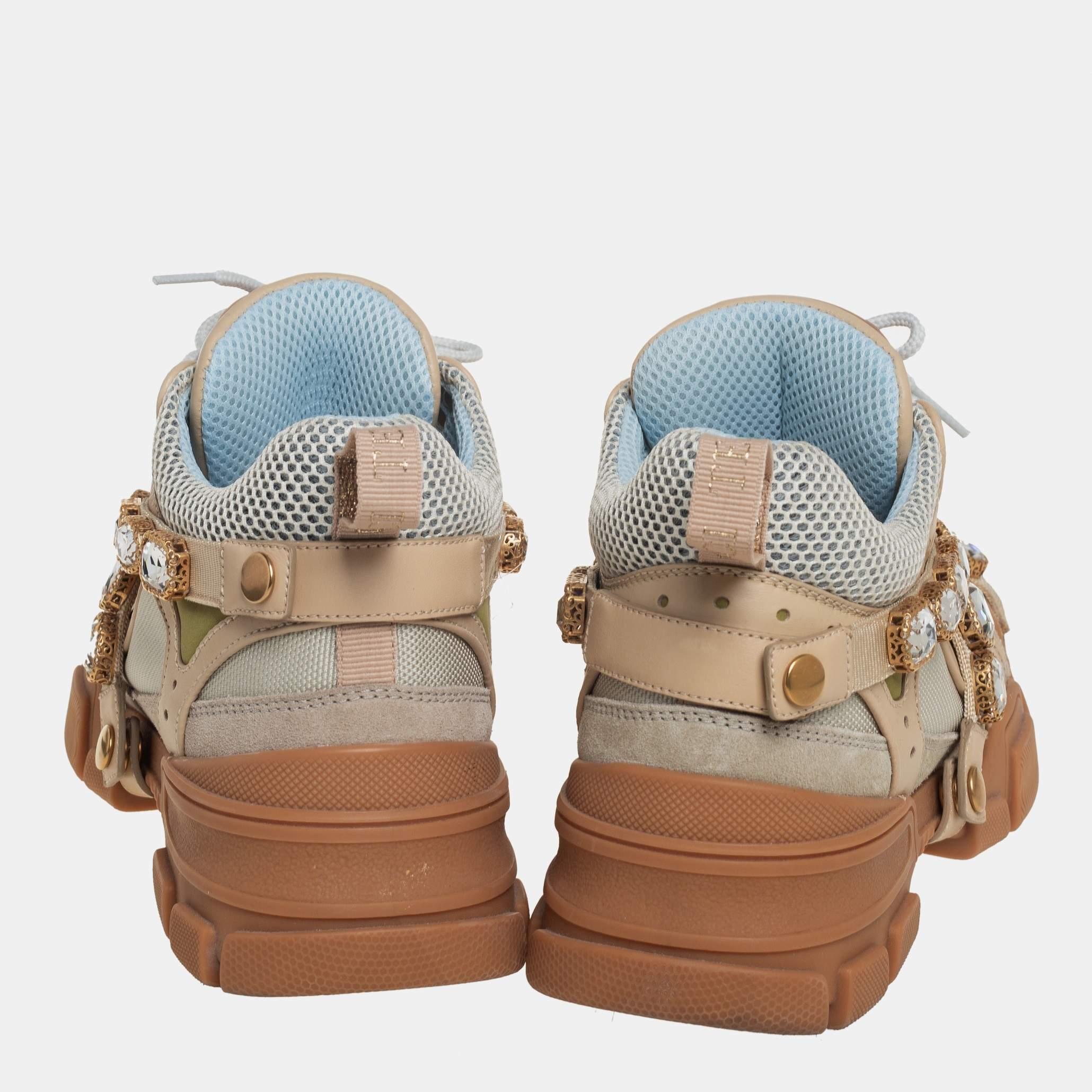 Baskets Flashtrek Gucci en cuir et maille beige/gris avec cristaux amovibles, taille 39 Bon état à Dubai, Al Qouz 2