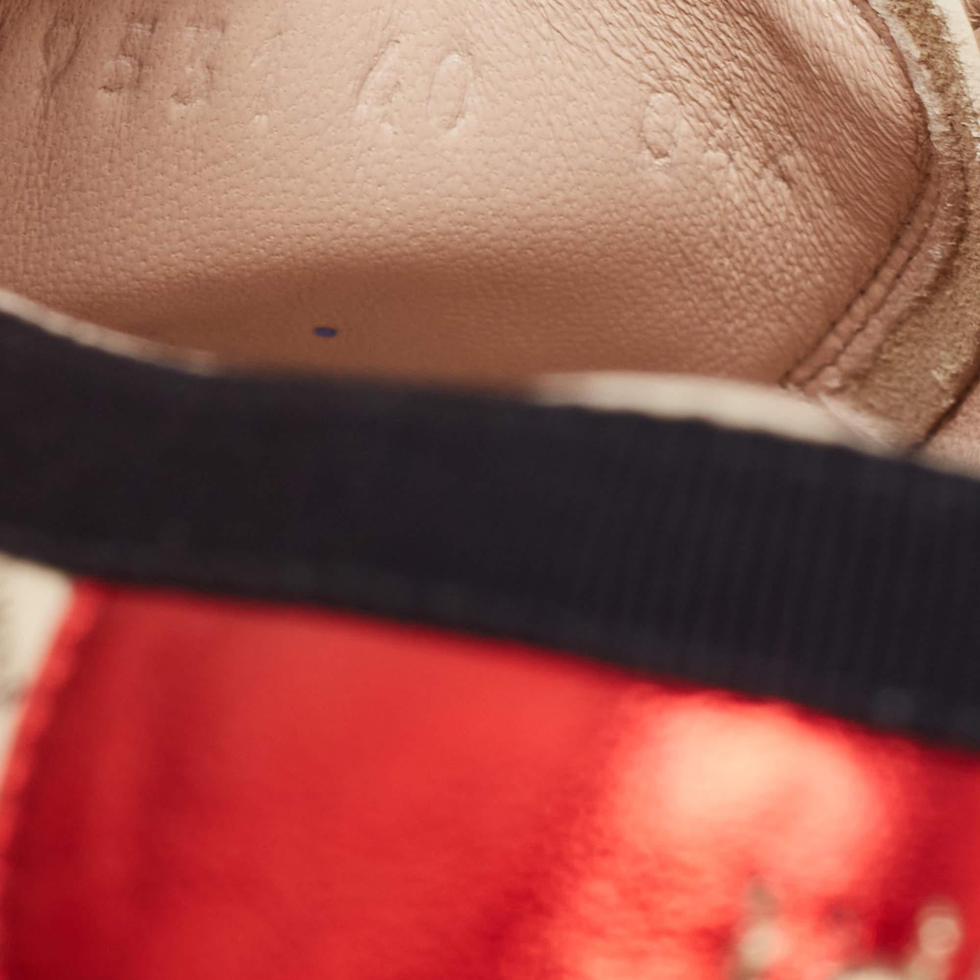 Gucci Beige Invite Print Leather Falacer Sneakers Size 40 In Good Condition For Sale In Dubai, Al Qouz 2