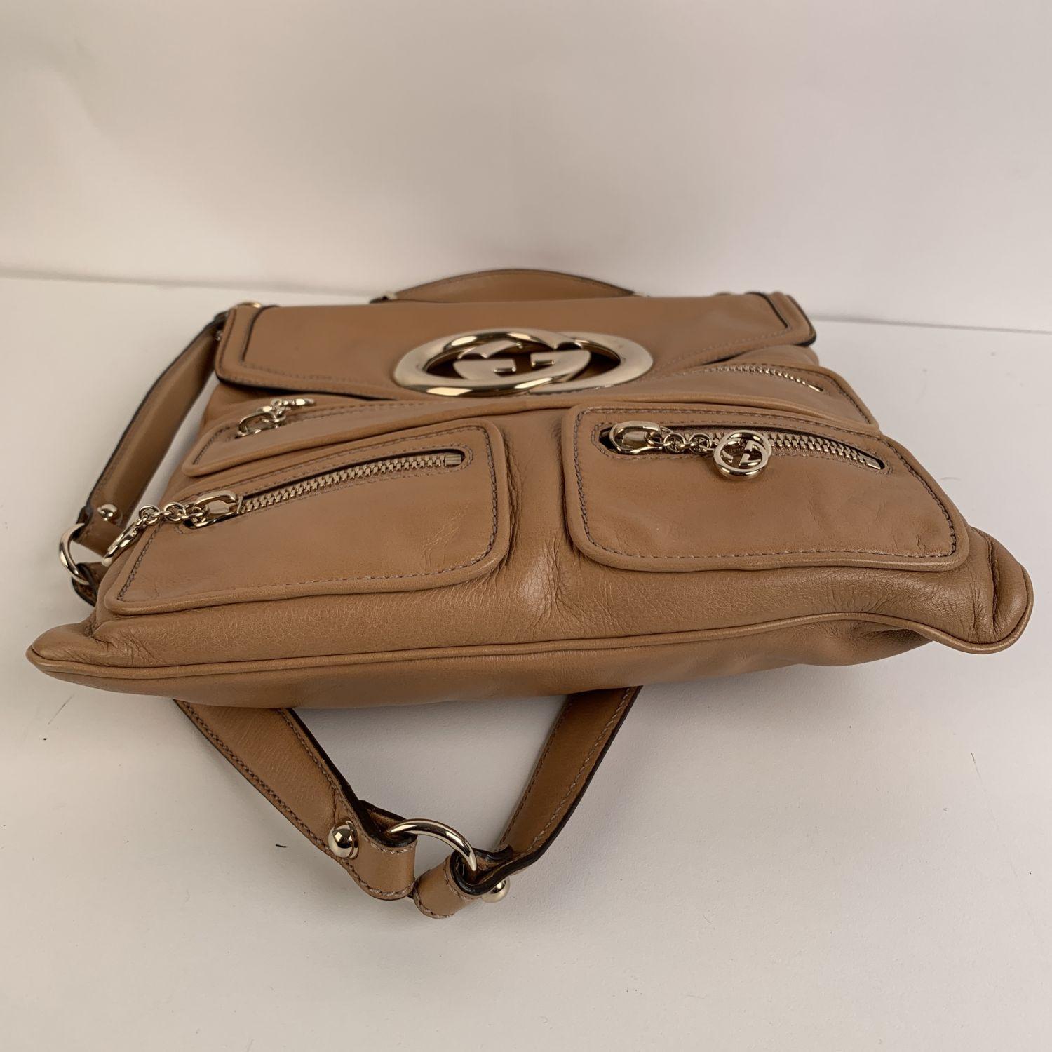 Gucci Beige Leather Britt Messenger GG Logo Shoulder Bag In Excellent Condition In Rome, Rome