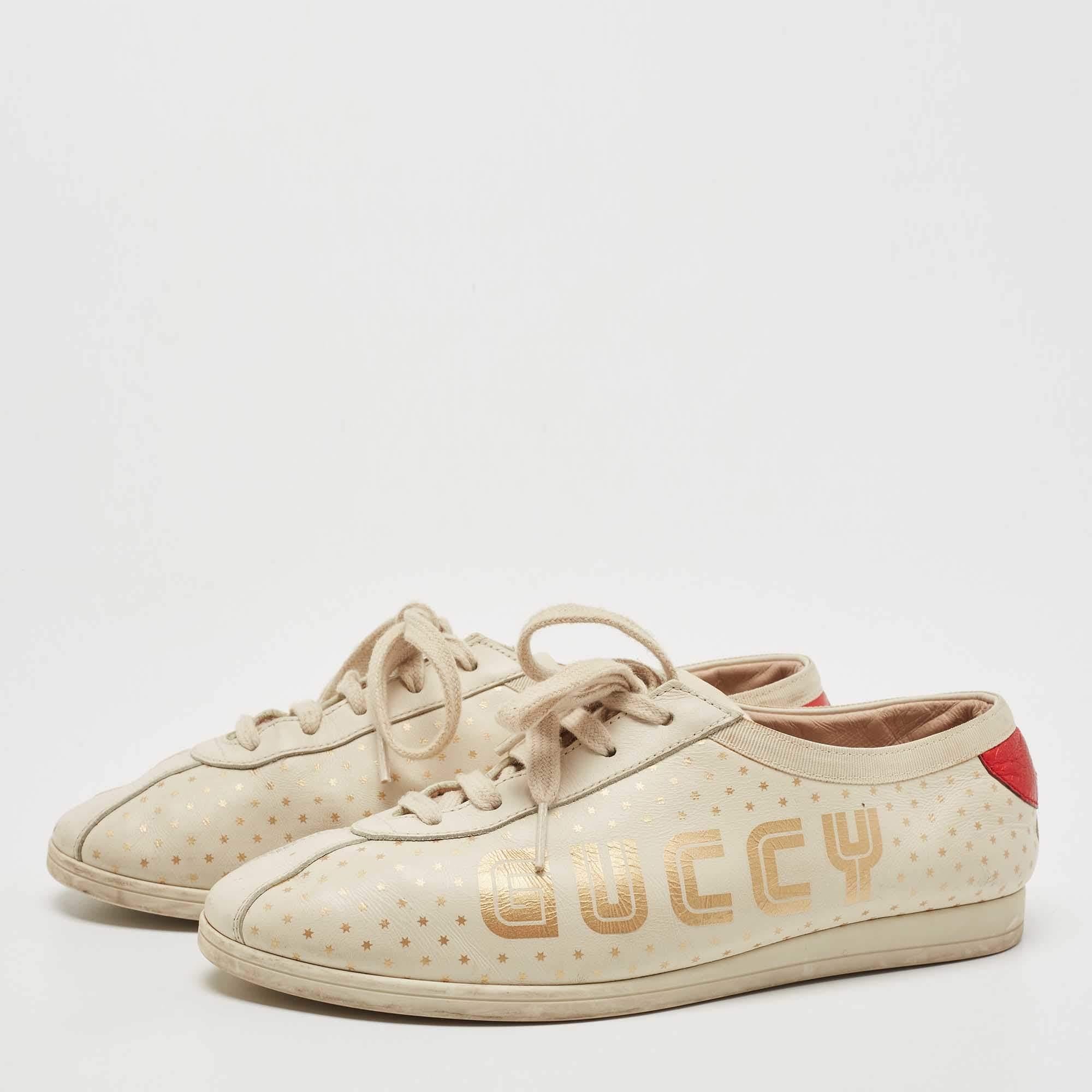 Designed to elevate your style quotient and give you comfort at the same time, these kicks are crafted using the best materials. Pair them with your casuals for a cool look.
