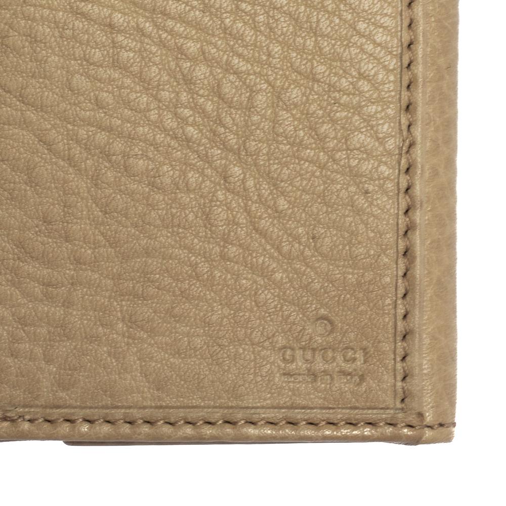 Gucci - Portefeuille en cuir beige imprimé G Continental avec imprimé entrecroisé en vente 2