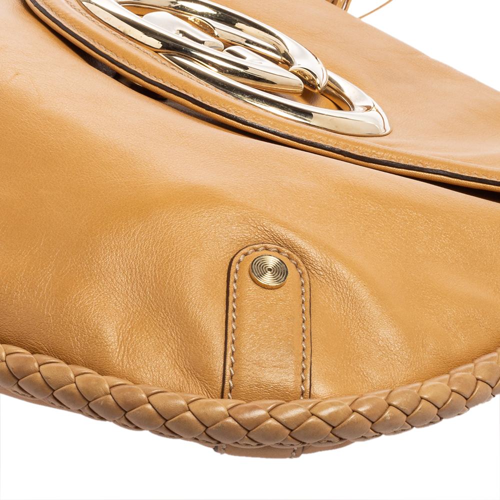 Gucci - Sac à main Britt en cuir beige avec pompon, taille moyenne 4