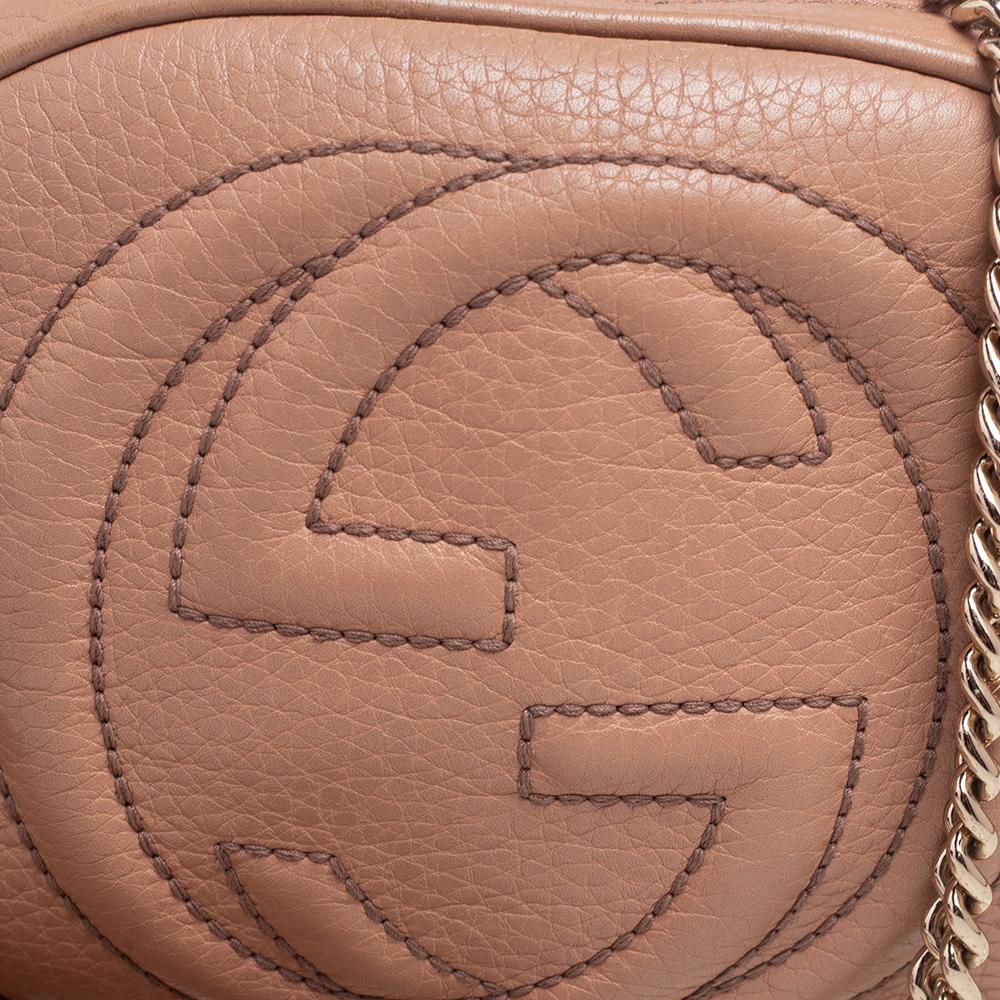 Gucci Beige Leather Mini Soho Disco Chain Crossbody Bag In Good Condition In Dubai, Al Qouz 2