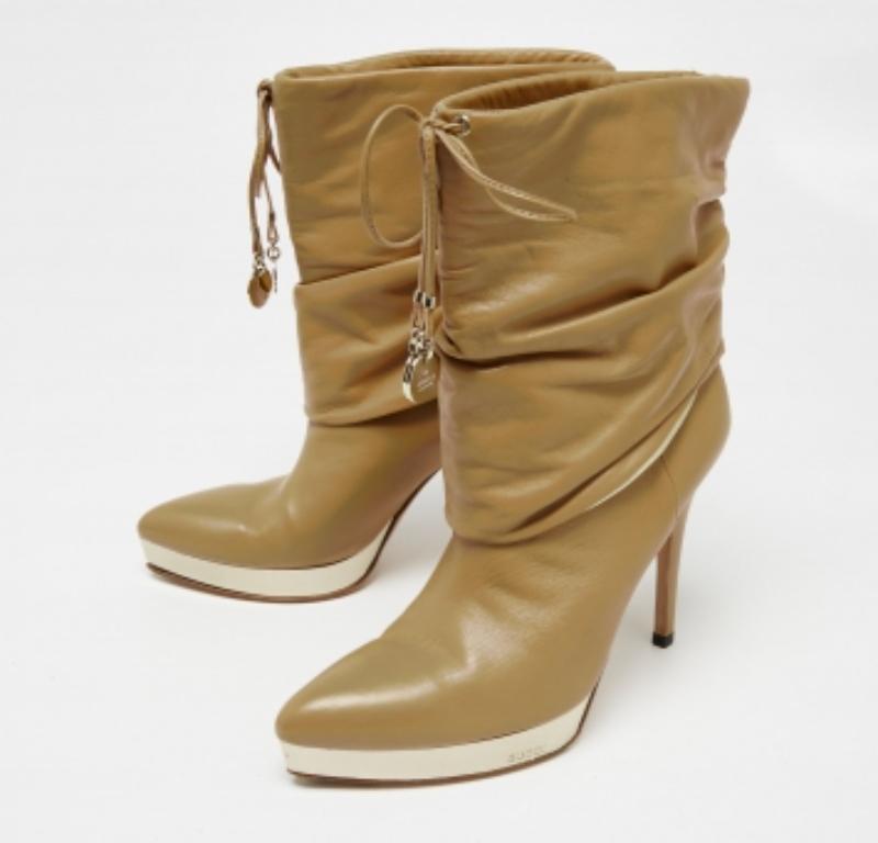 Gucci Stivaletti con plateau in pelle beige misura 36 In condizioni buone in vendita a Dubai, Al Qouz 2