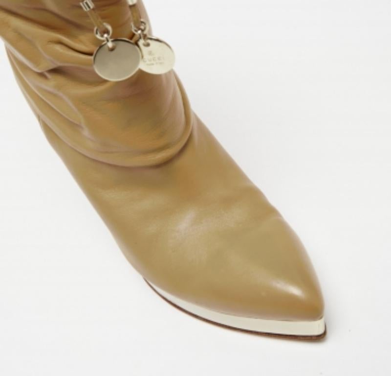 Gucci Stivaletti con plateau in pelle beige misura 36 in vendita 1