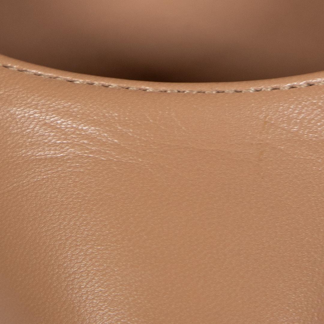 Gucci - Escarpins à bout pointu en cuir beige - Taille IT 38 Pour femmes en vente