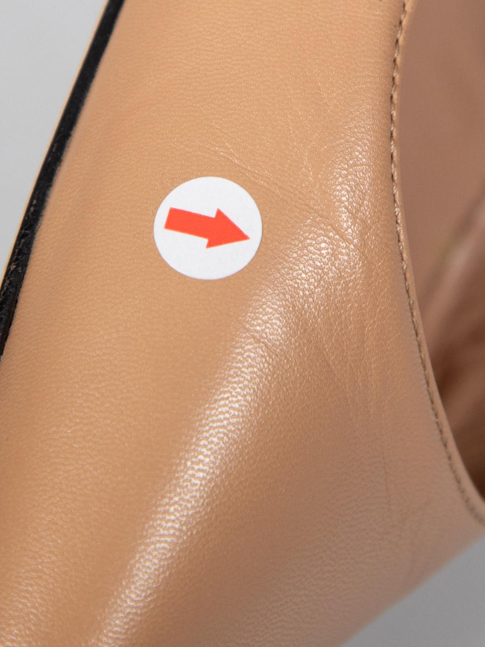 Gucci - Escarpins à bout pointu en cuir beige - Taille IT 38 en vente 1