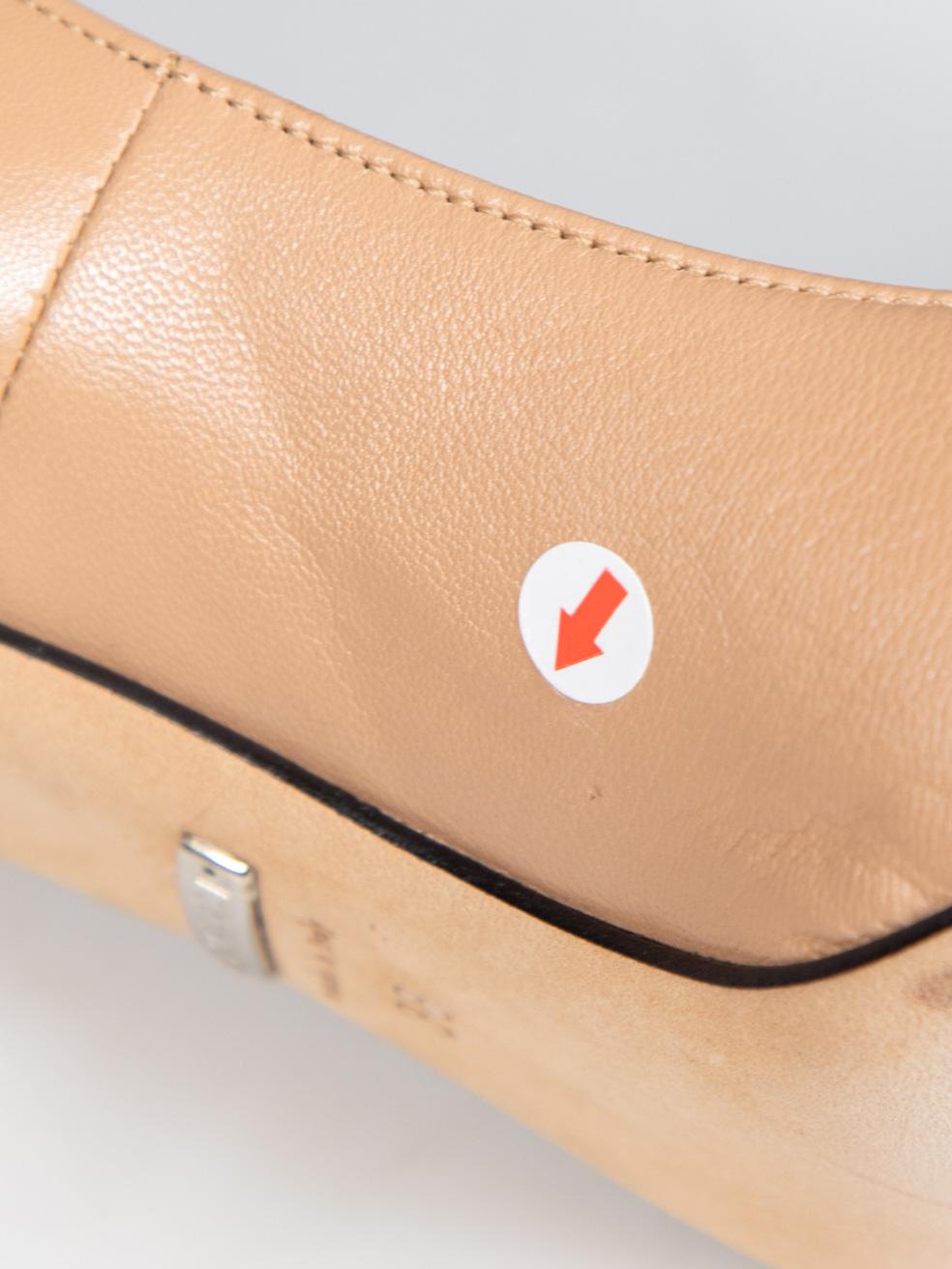 Gucci - Escarpins à bout pointu en cuir beige - Taille IT 38 en vente 3