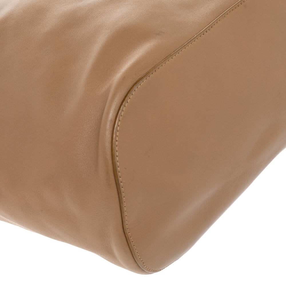 Gucci Beige Leather Ring Top Handle Bag In Good Condition In Dubai, Al Qouz 2