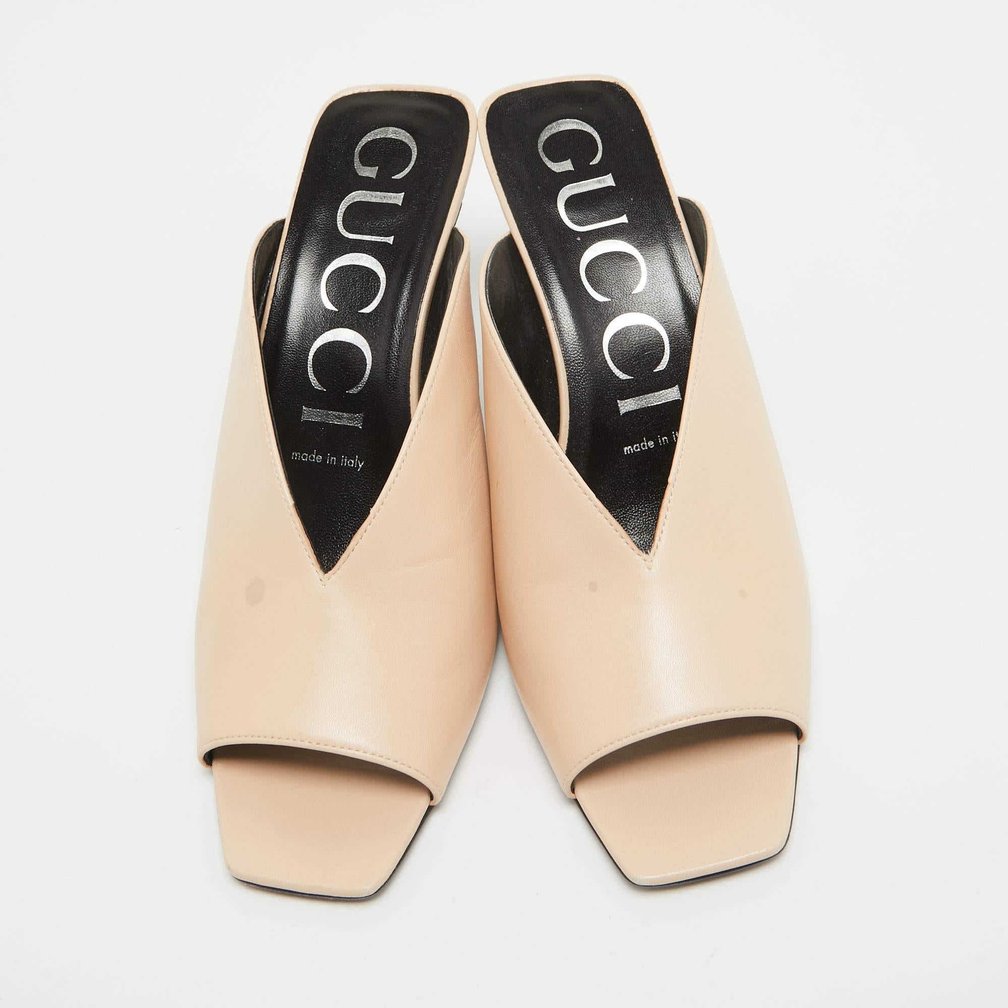 Complement your well-put-together outfit with these authentic Gucci heels. Timeless and classy, they have an amazing construction for enduring quality and comfortable fit.

