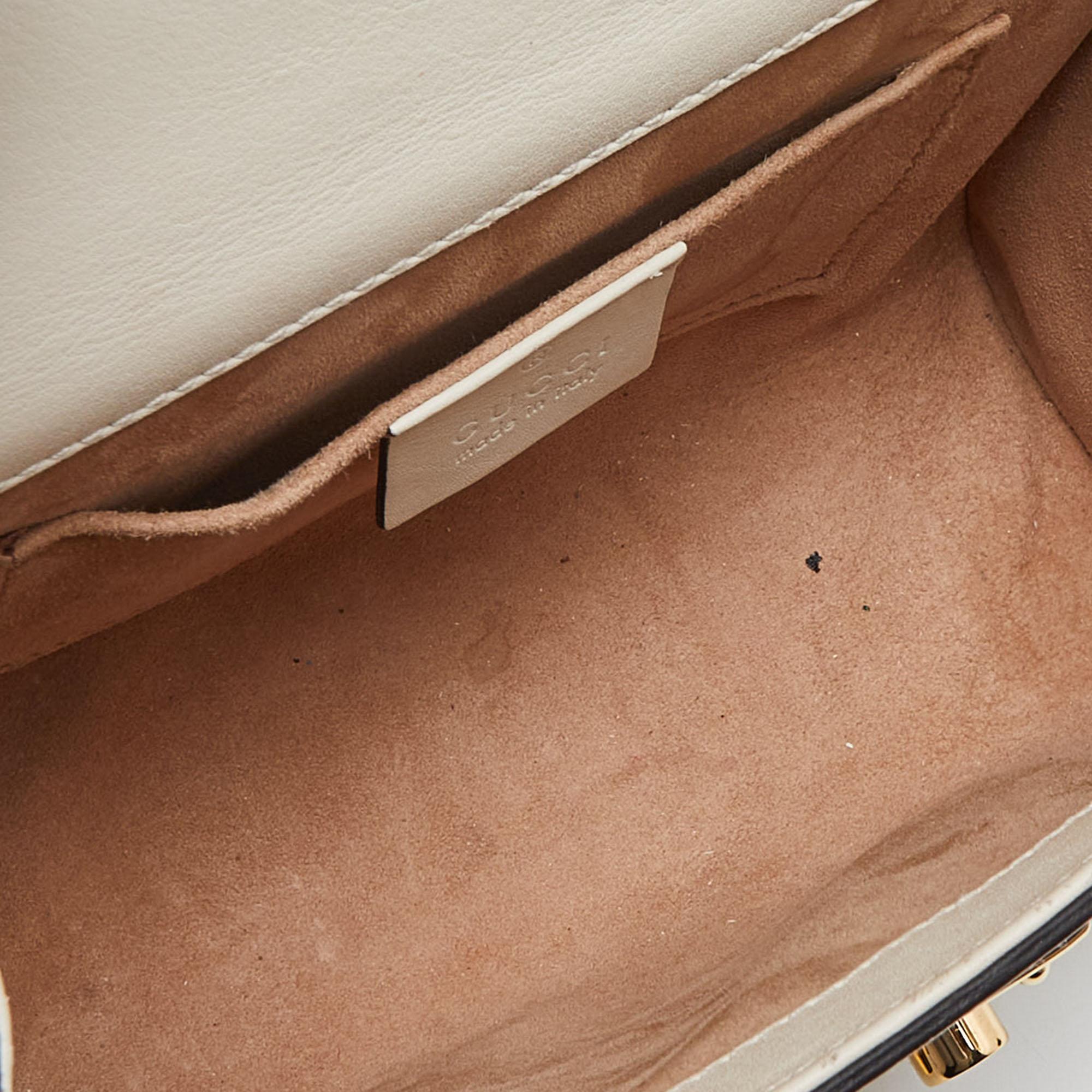 Gucci Beige Leder-Umhängetasche mit Nieten und Perlenbesatz im Angebot 6