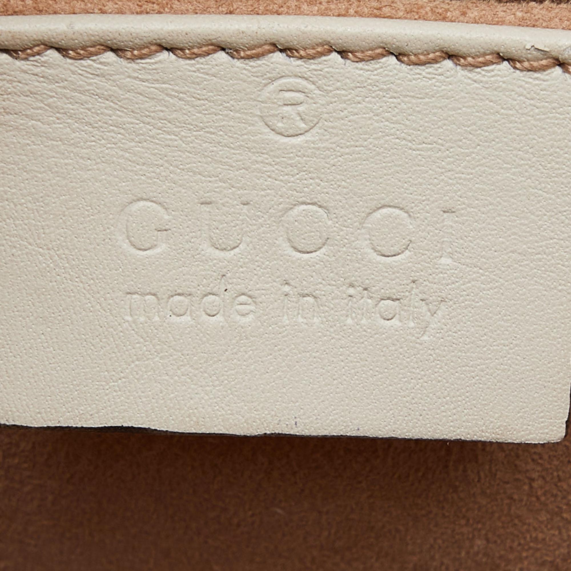 Gucci Beige Leder-Umhängetasche mit Nieten und Perlenbesatz im Angebot 7