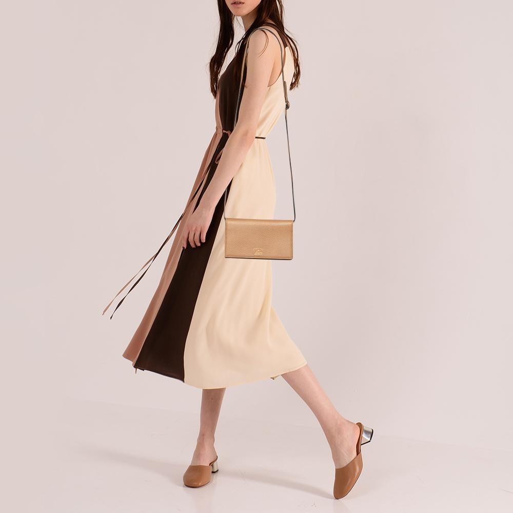 Gucci Beige Leather Swing Wallet Shoulder bag In Good Condition In Dubai, Al Qouz 2
