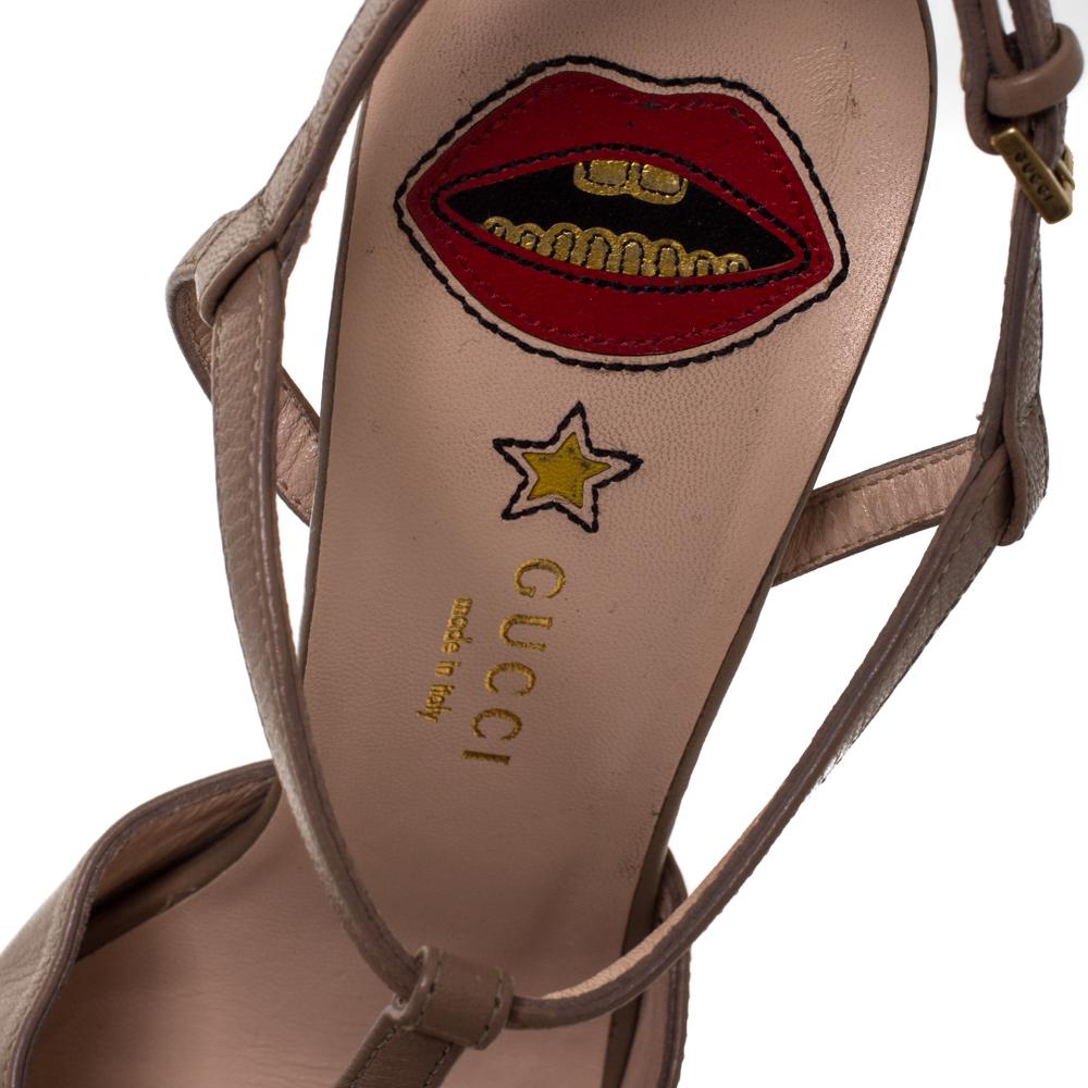 Gucci Beige Leather T-Strap Platform Ankle Strap Pumps Size 38.5 In Good Condition In Dubai, Al Qouz 2