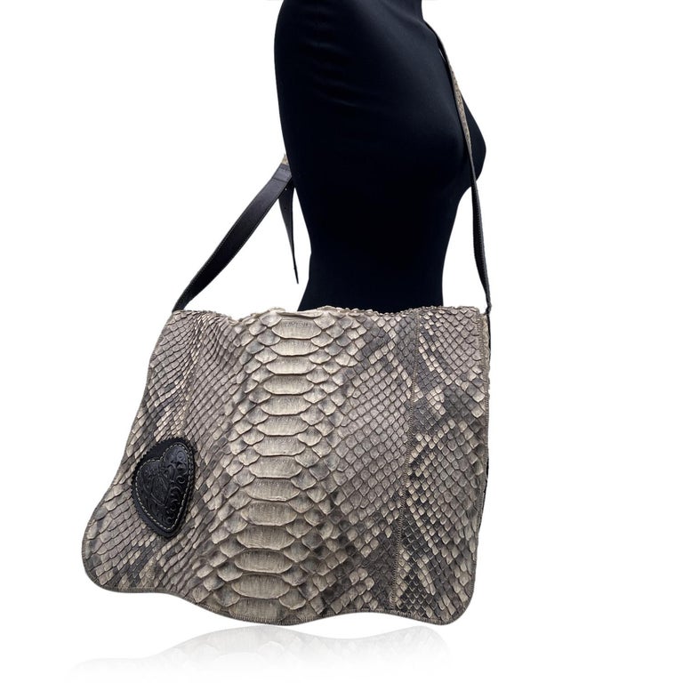 Gucci Beige Leather Tribeca Heart Flap Messenger Shoulder Bag For Sale at  1stDibs