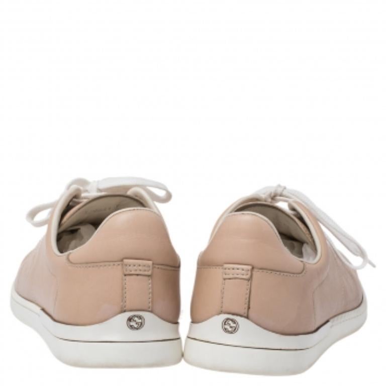 Women's Gucci Beige Low Top Lace Sneakers Size 37.5 For Sale